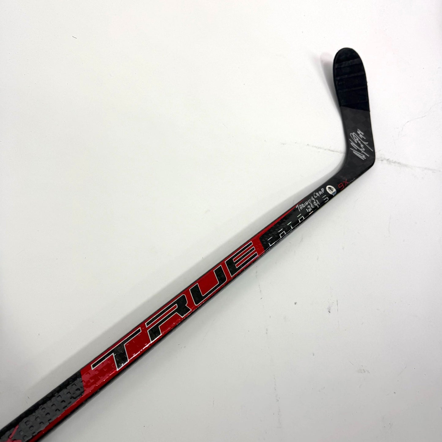 Used Left Red True Catalyst 9X | 85 Flex P28 Curve Grip | Kalynuk | BH205