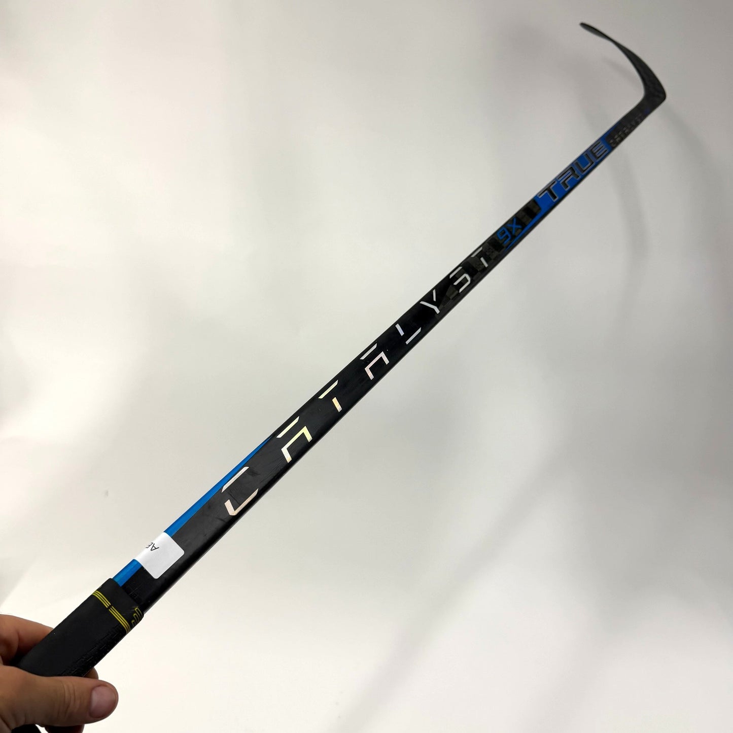 Used Right Blue True Catalyst 9x | 85 Flex P92 Curve Grip | AB733