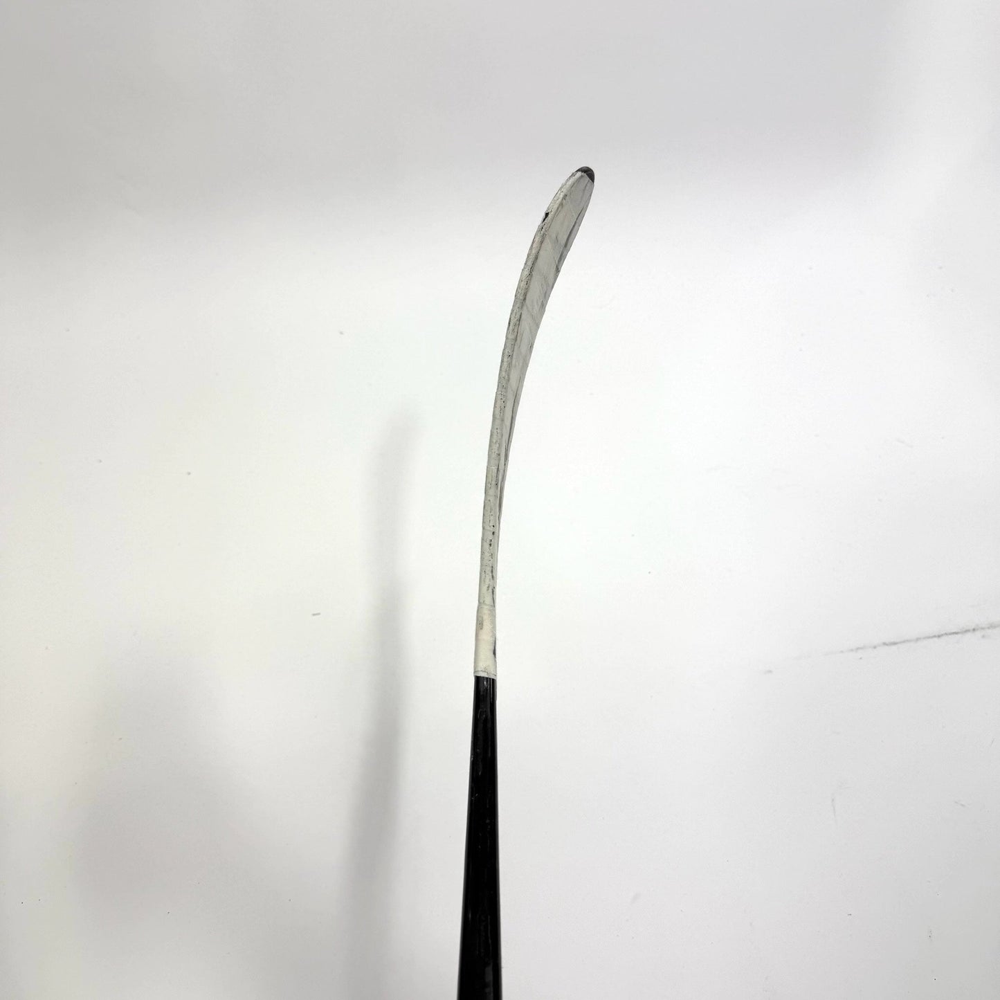Used Left Red Bauer Pulse | 87 Flex P28 Curve Grip | Matt Gryzelcyk | BH136