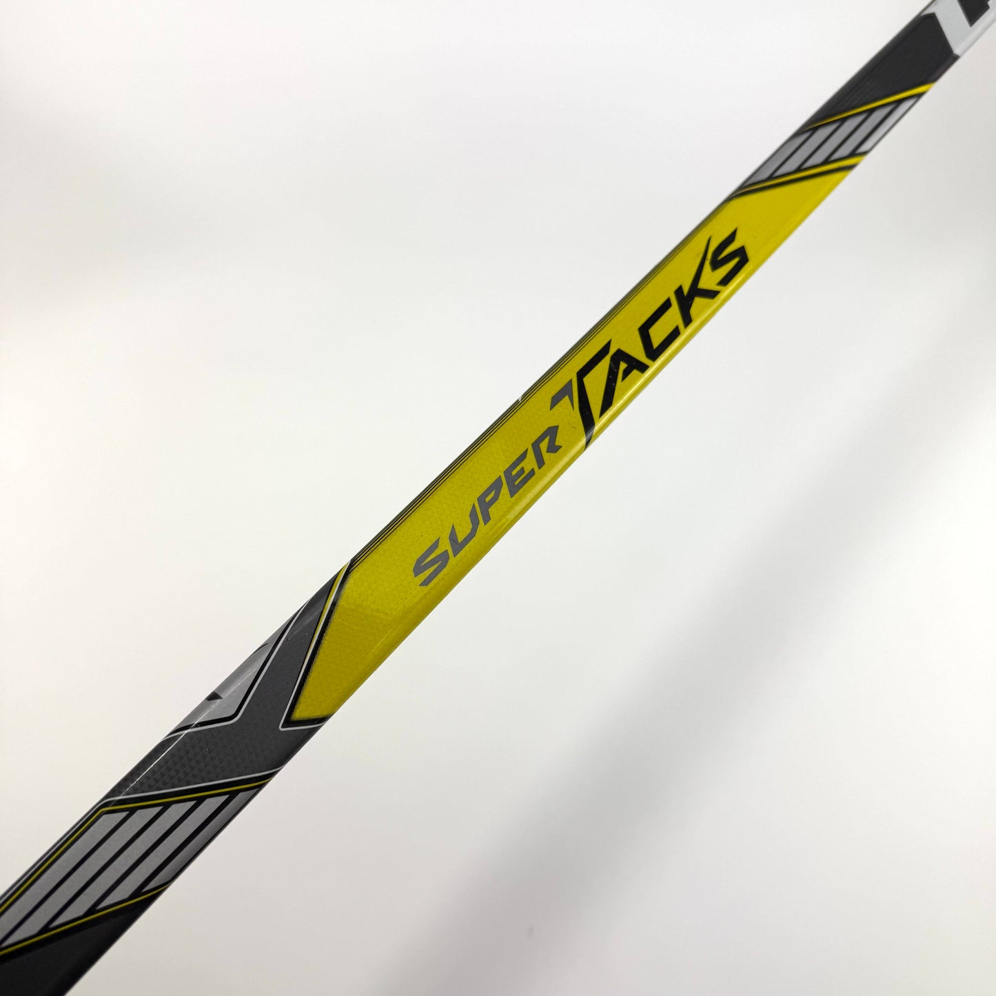 New Left CCM Super Tacks | 100 Flex P90 Curve Grip | #A450 - Top Flight Hockey