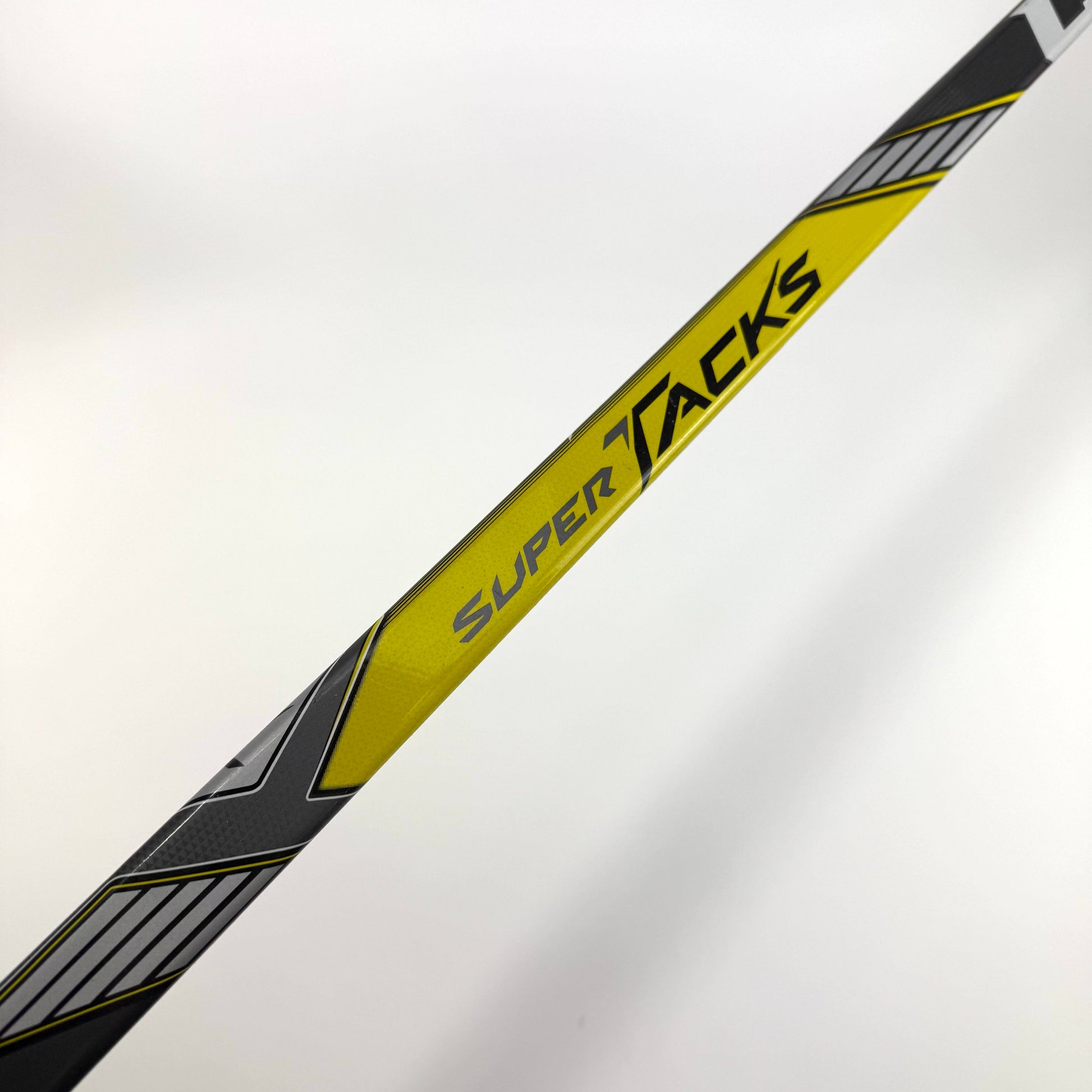 New Left CCM Super Tacks | 100 Flex P90 Curve Grip | #A450 - Top Flight Hockey