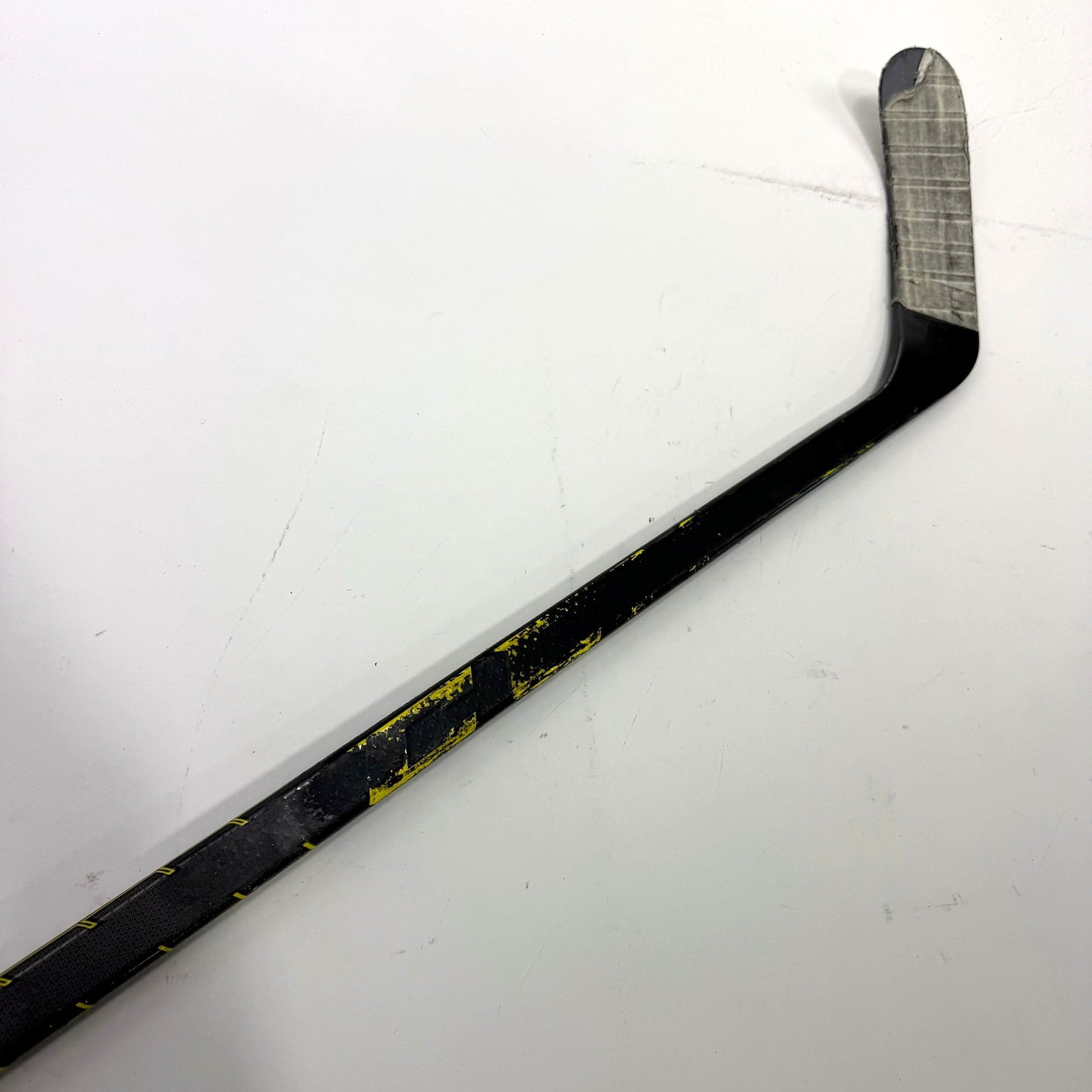 Used Left CCM UltraTacks | 105 Flex P28M Curve Grip | Edmundson | BH235 - Top Flight Hockey