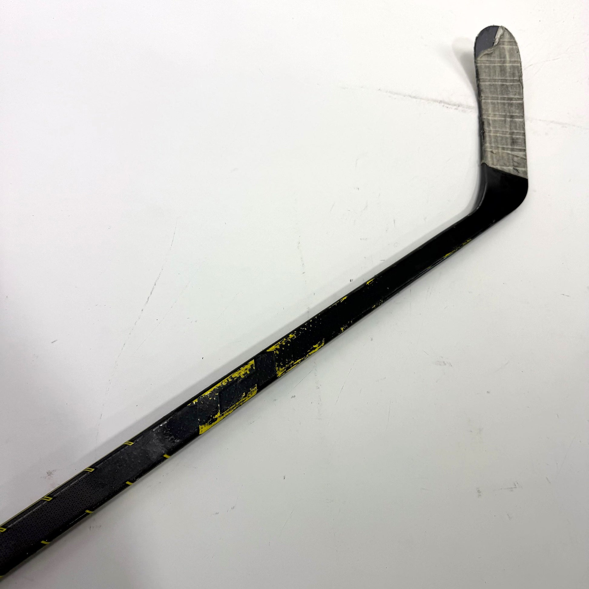 Used Left CCM UltraTacks | 105 Flex P28M Curve Grip | Edmundson | BH235 - Top Flight Hockey