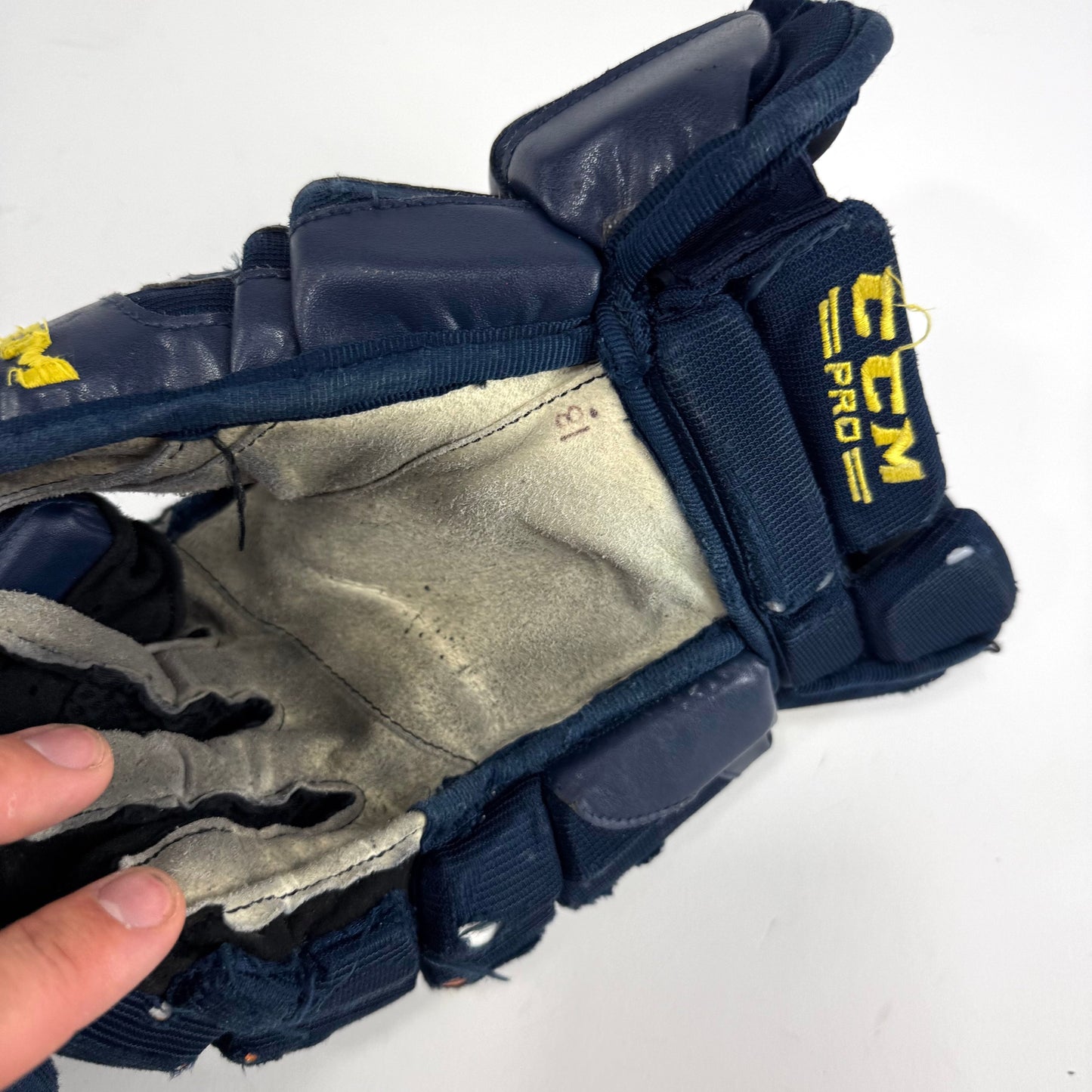 Used Stl Blues Navy CCM HGCL Gloves | 14" | Laferriere | D186