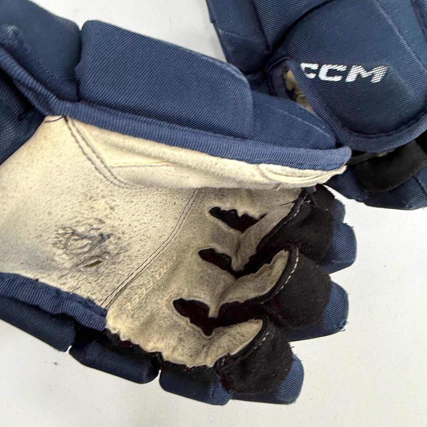 Used Navy CCM Jetspeed Pro Gloves | 14" | D369