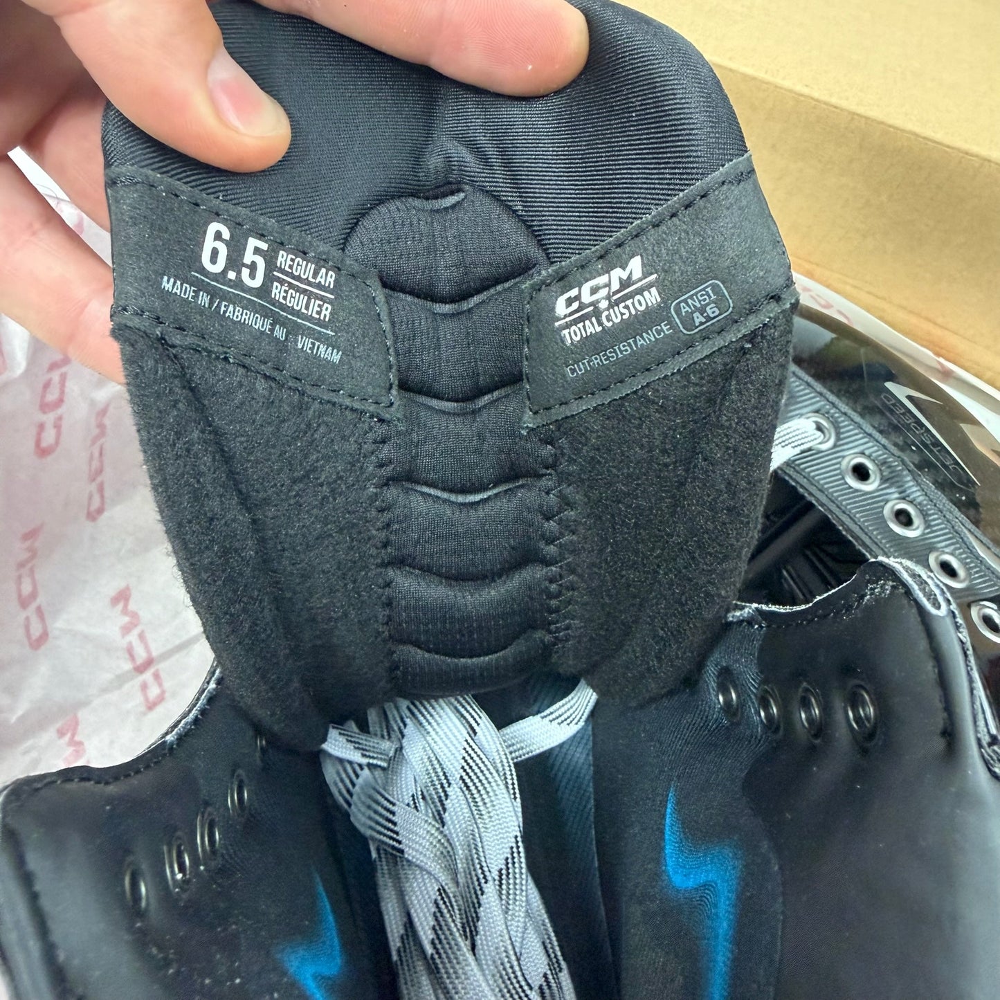 Brand New Total Custom CCM Jetspeed FT8 Pro Skates - Size 6.5 - Regular