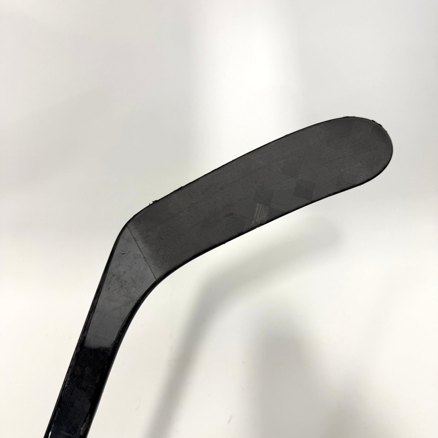 Used Right CCM Tacks XF Ghost | 75 Flex P28M Curve Grip | AB910