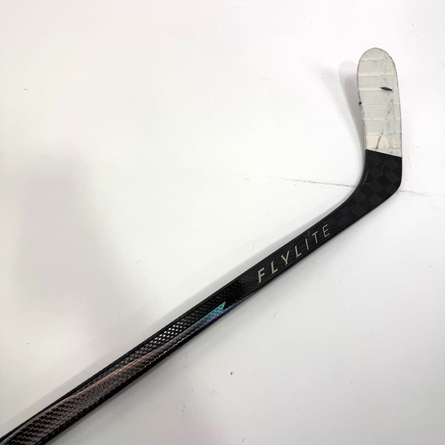 Used Left Red/Black Bauer Flylite | 95 Flex P28 Curve Grip | Colton Dach | BH146