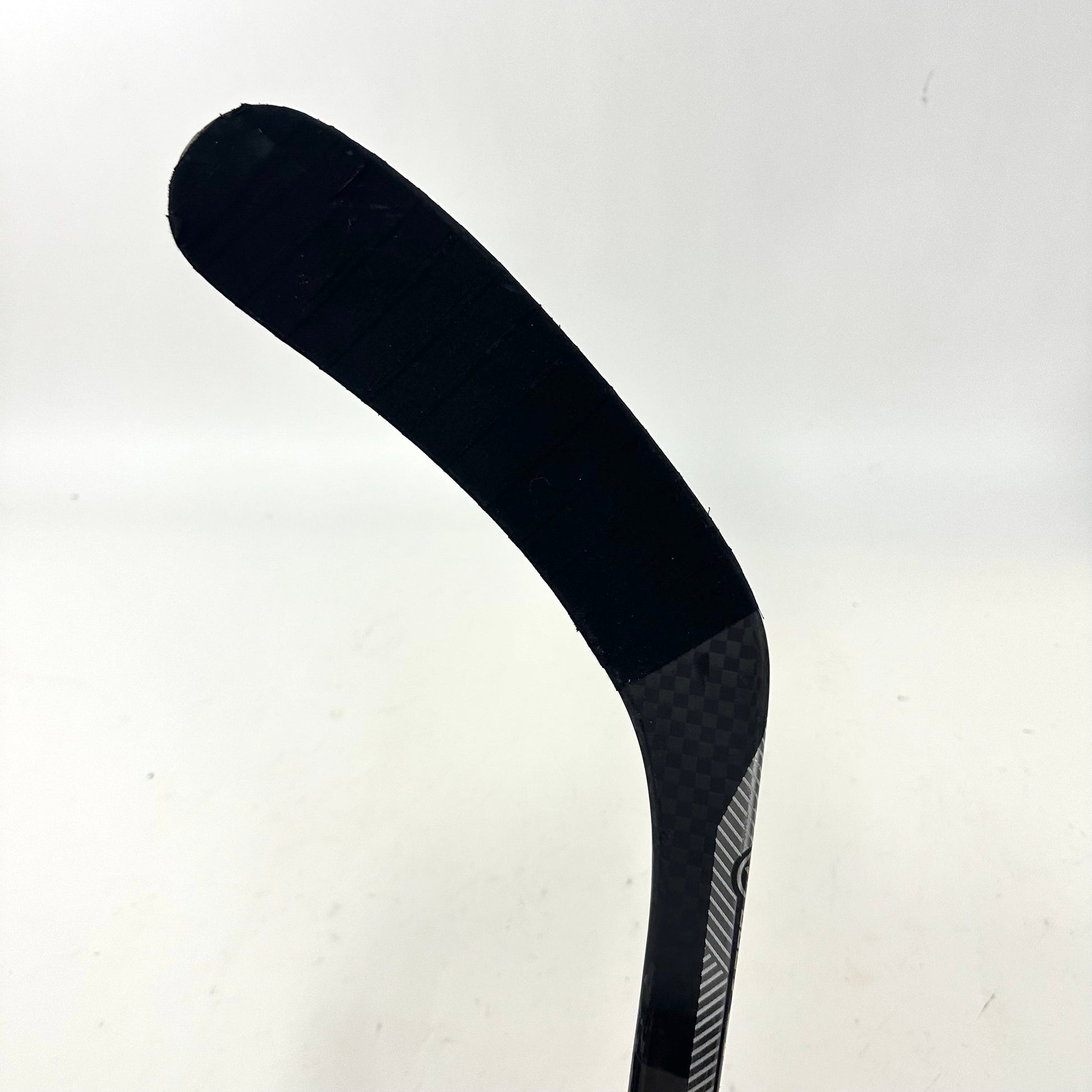 Used Left Handed White Warrior Alpha LX Pro | 90 Flex | P92 Curve | Dadonov | Grip | A304 - Top Flight Hockey