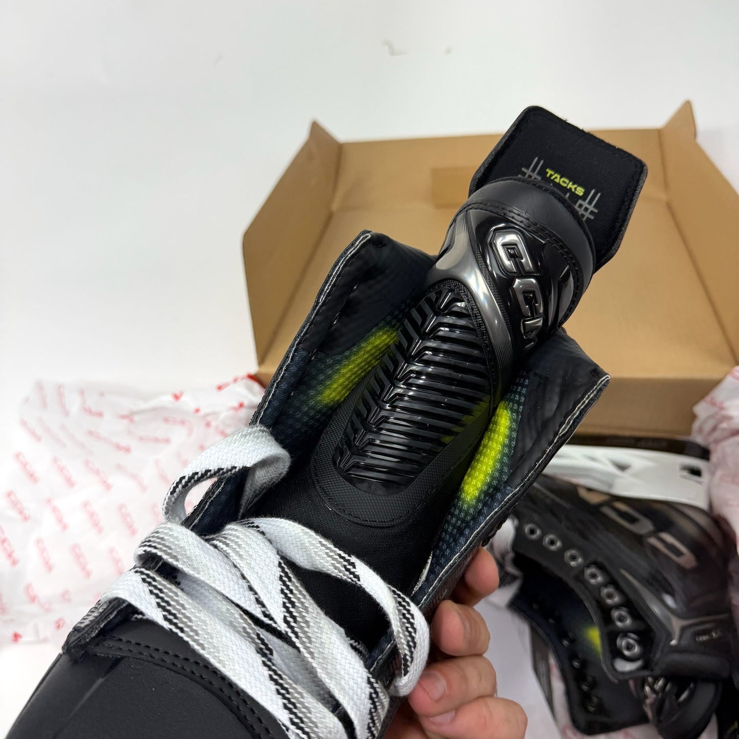 Brand New Retail CCM Tacks XF Pro Skates - Size 8.5 - Regular