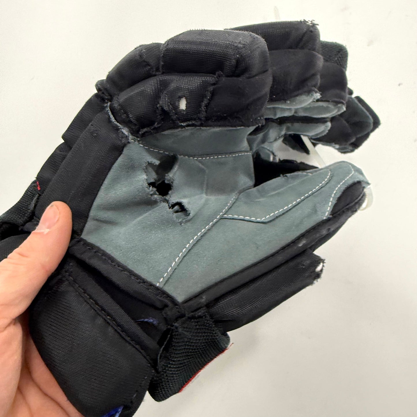 Used Black and Red Chicago Blackhawks Warrior Covert Pro Gloves | 13" | Reichel | BH278