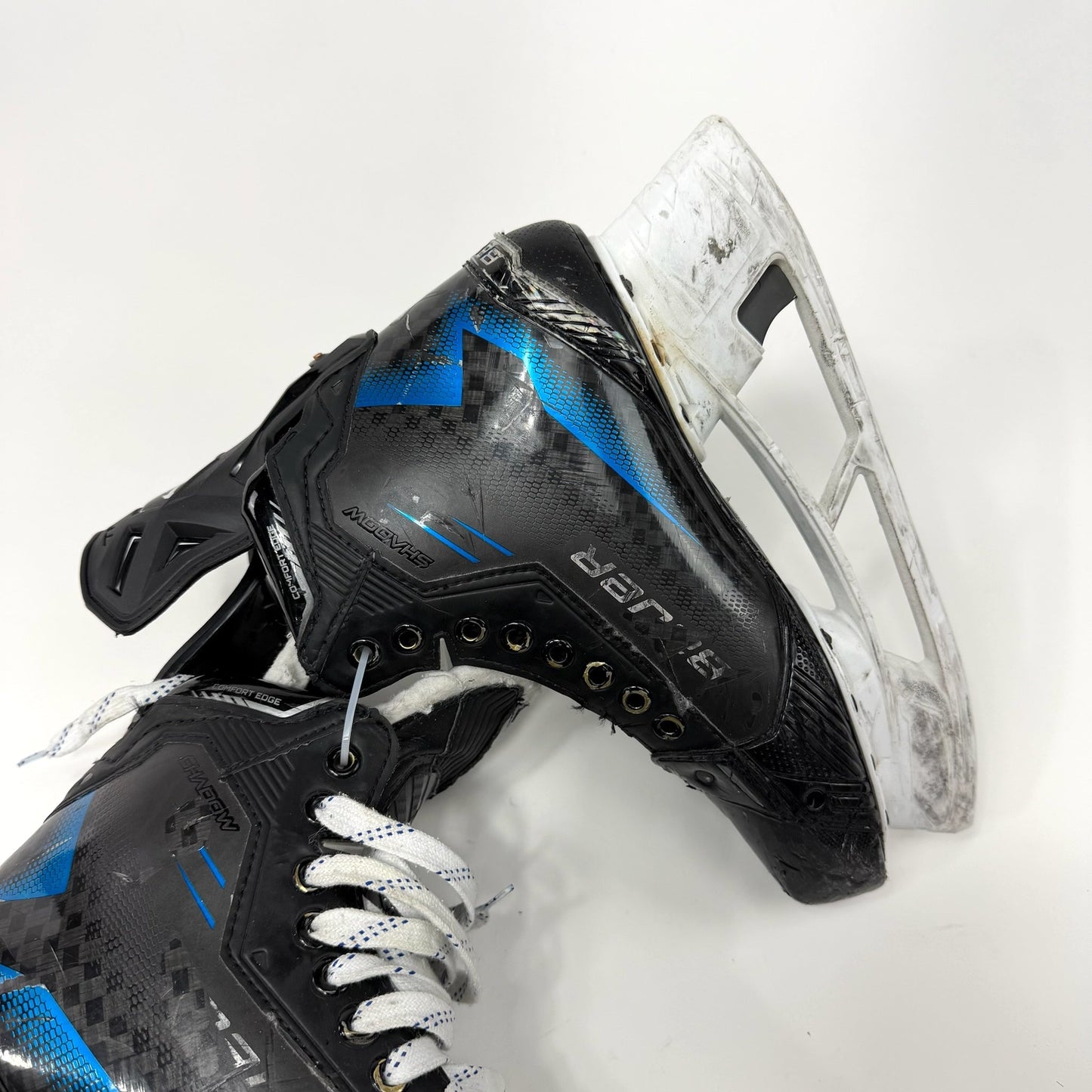 Used Blue Bauer Supreme Shadow Skates | 8.5 Fit 1 | J123
