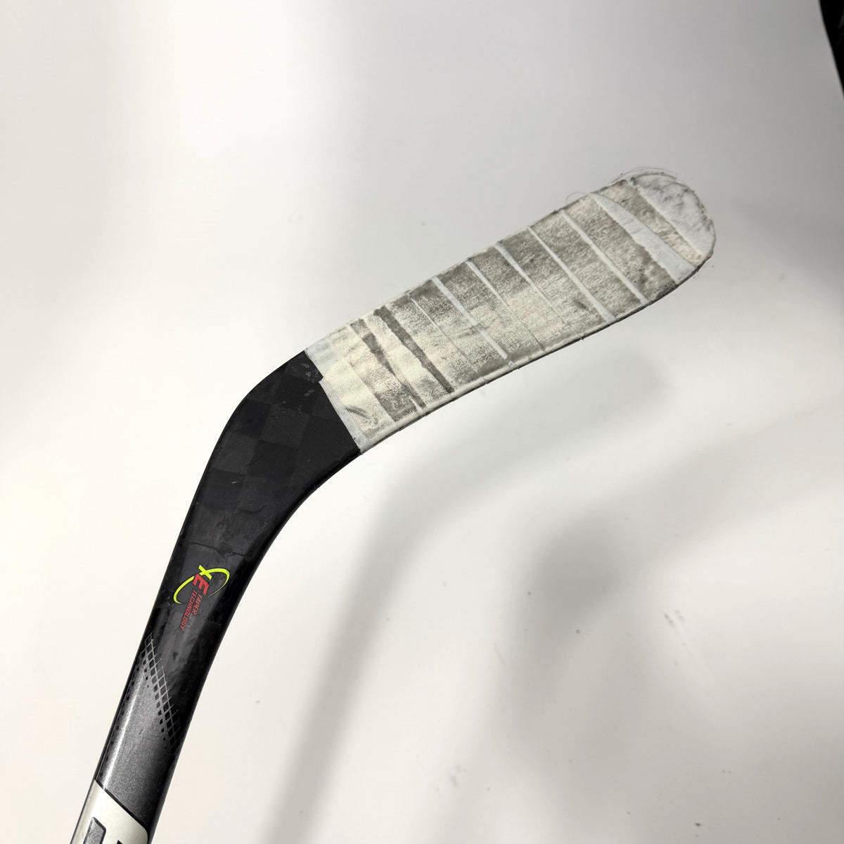 Used Right Bauer Vapor Flylite | 55 Flex P88 Curve Grip | AB195 - Top Flight Hockey