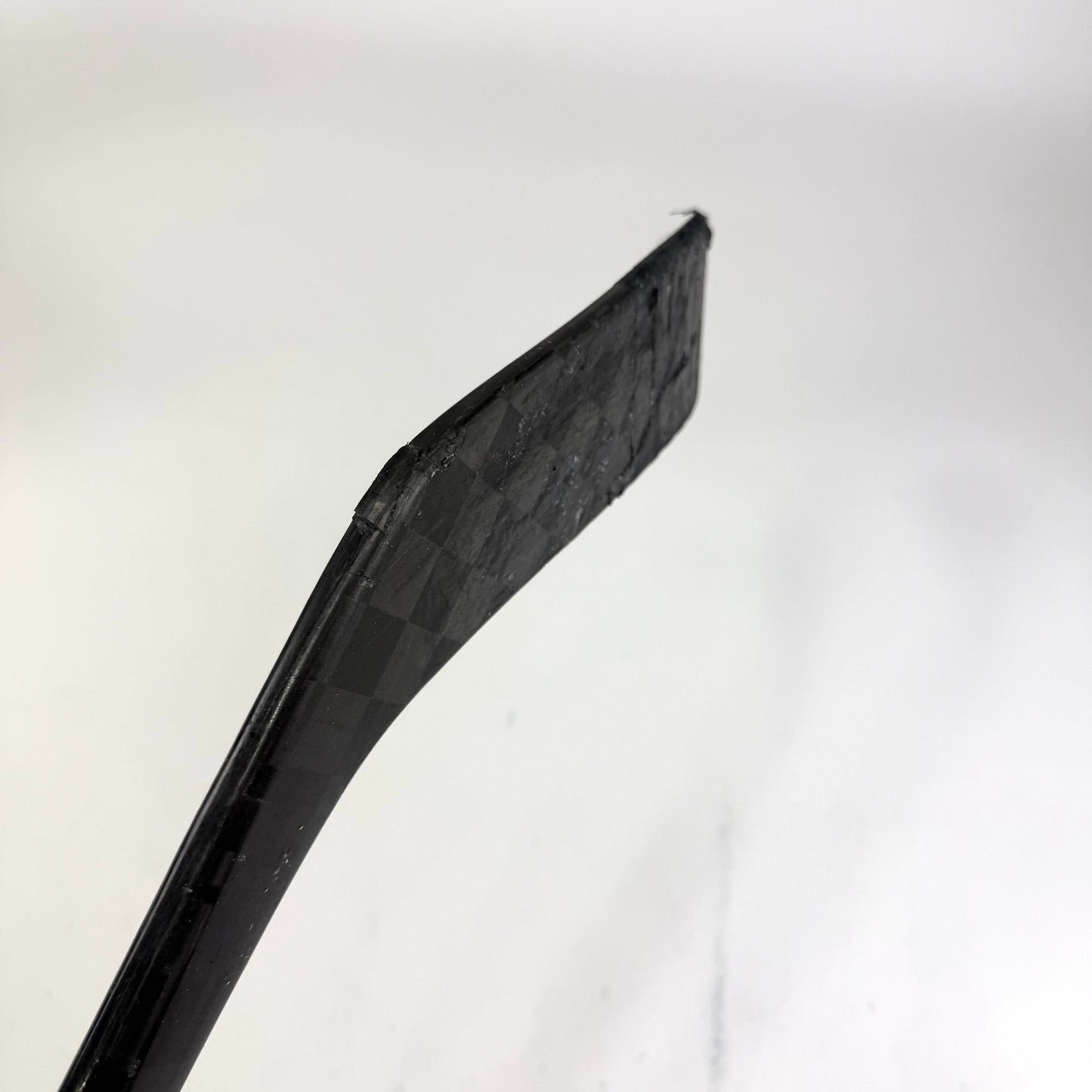 Used Left Purple Vapor Flylite | 82 Flex P28M Curve Grip | J460 - Top Flight Hockey