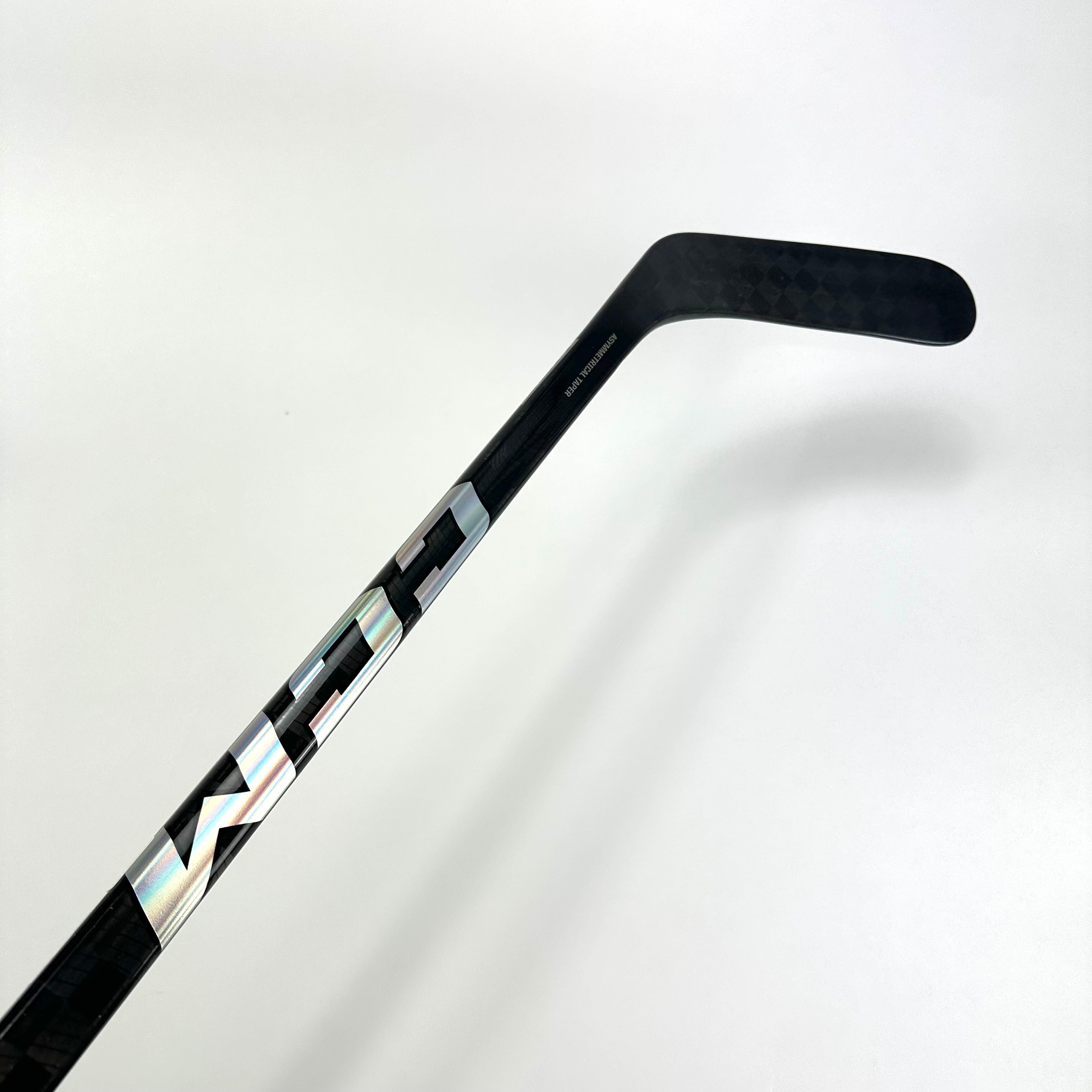 New Right CCM Ribcore Trigger 8 Pro | 85 Flex P90M Curve Grip | Barton L222