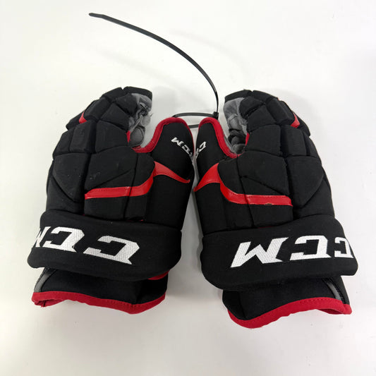 Used Blackhawks CCM HG12 Gloves 14" | L345
