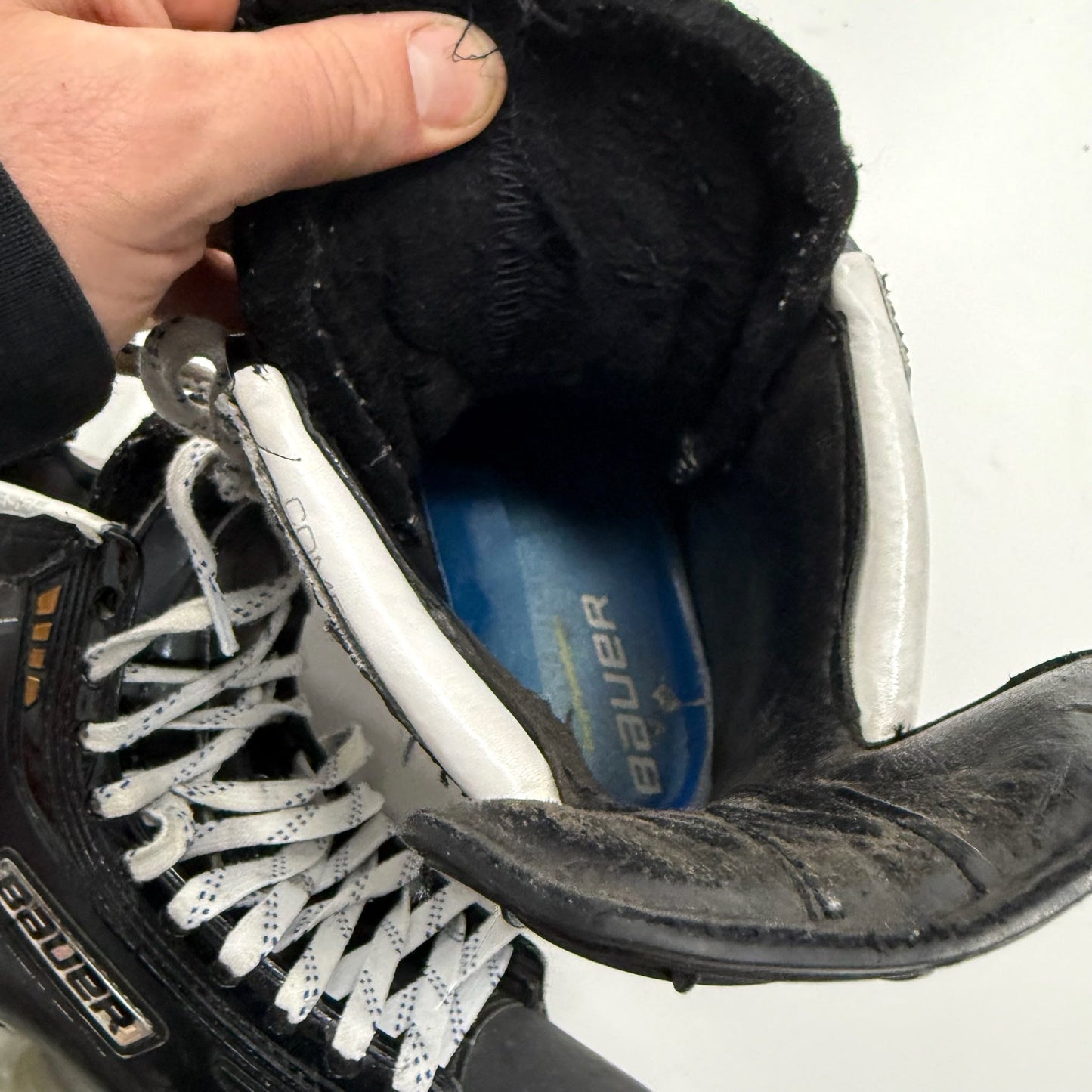 Used Bauer Sureme Total One MX3 Skates | Size 8.5? | BH312