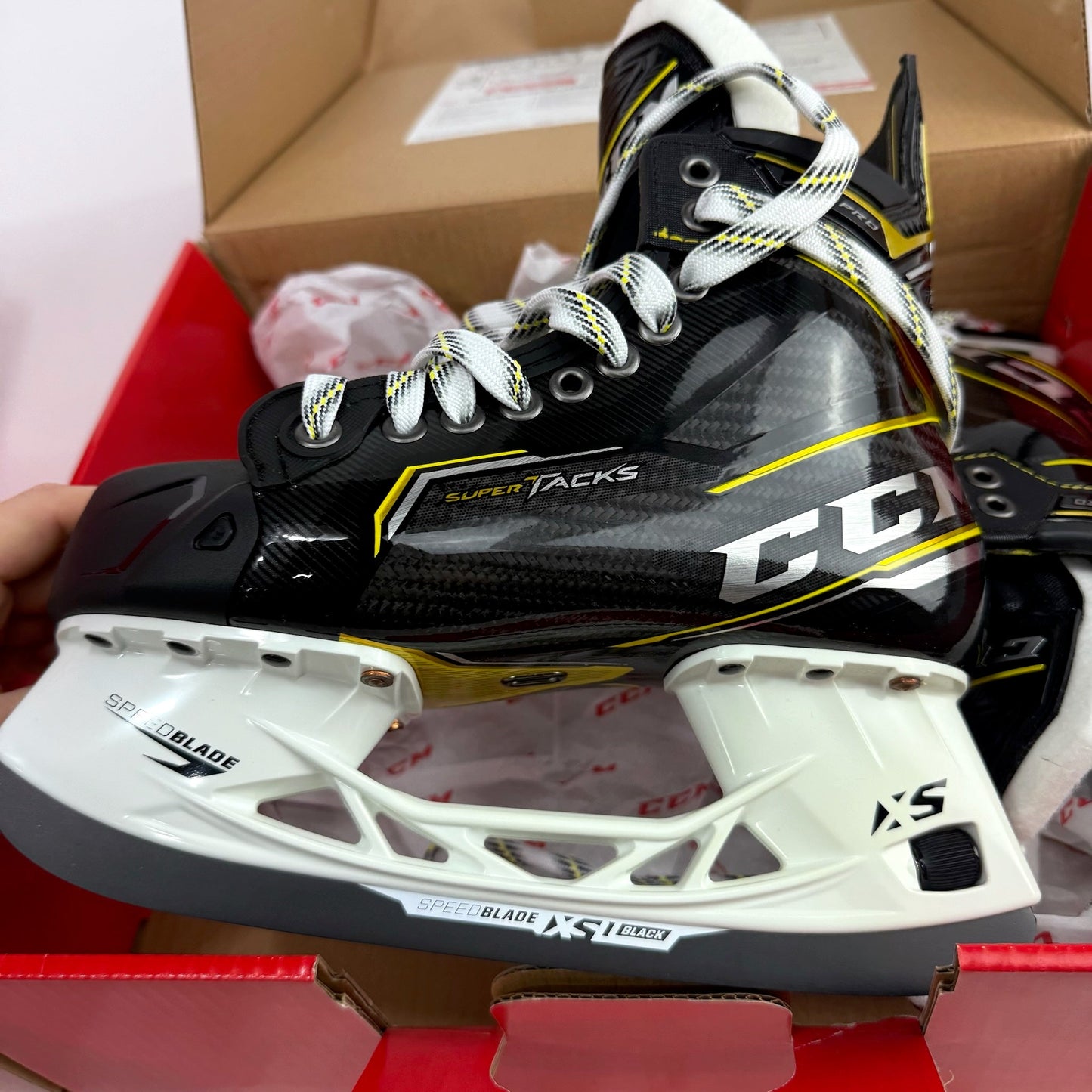 New CCM Tacks AS3 Pro Skates | Intermediate 6D | CCM442