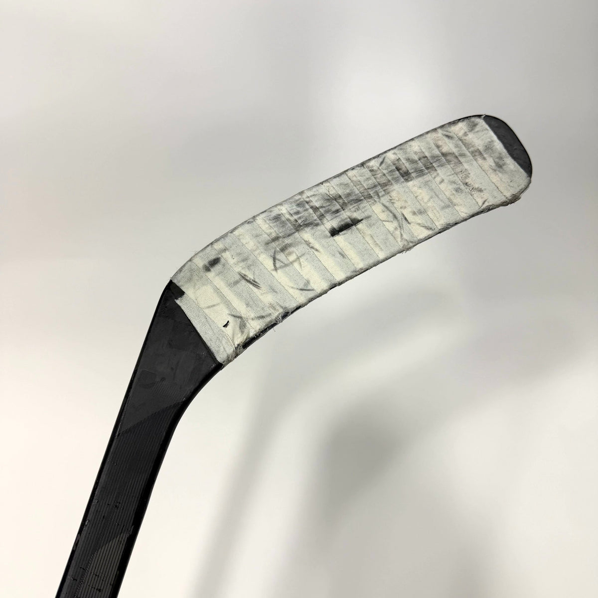 Used Right Black CCM Jetspeed FT7 Pro | 85 Flex P40 Square Toe Curve Grip | AB439