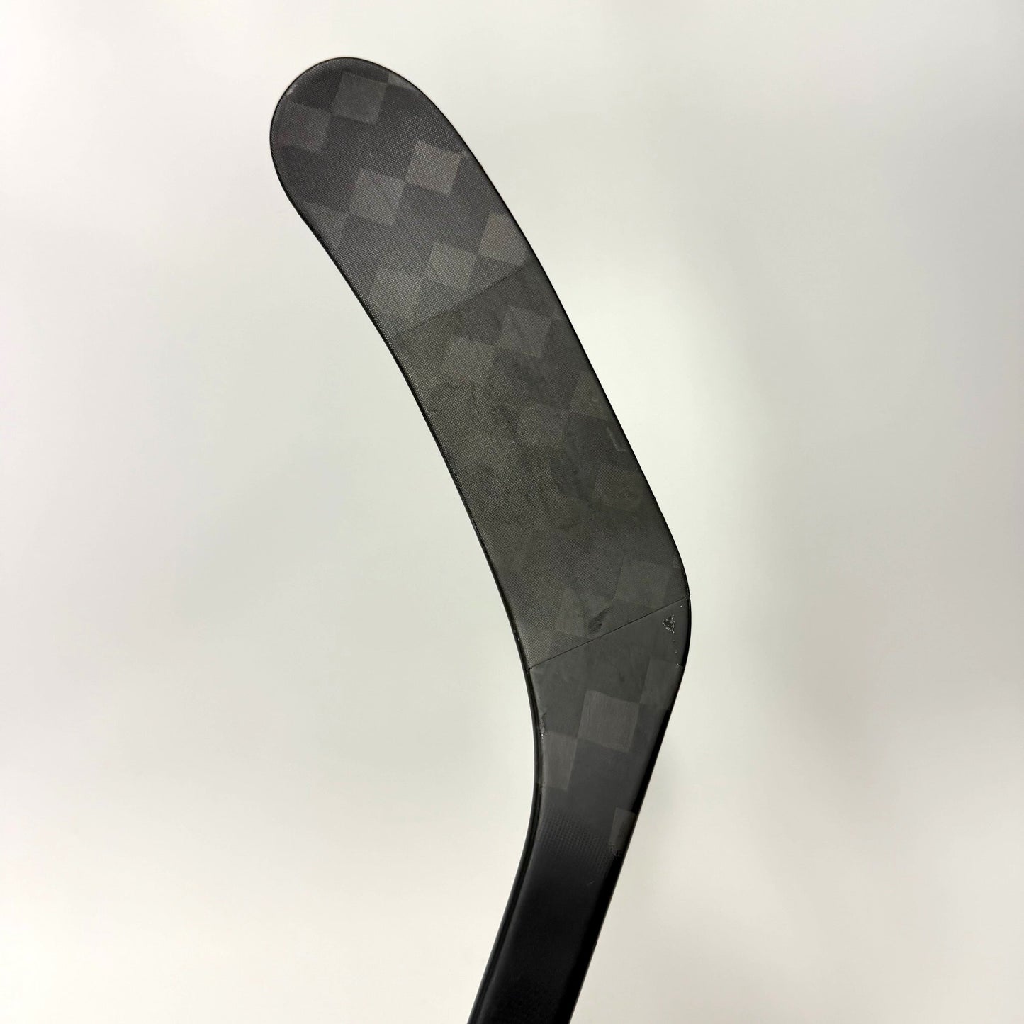 Used Left Black CCM Jetspeed FT8 Pro | 75 Flex P28M Curve Grip | AB995