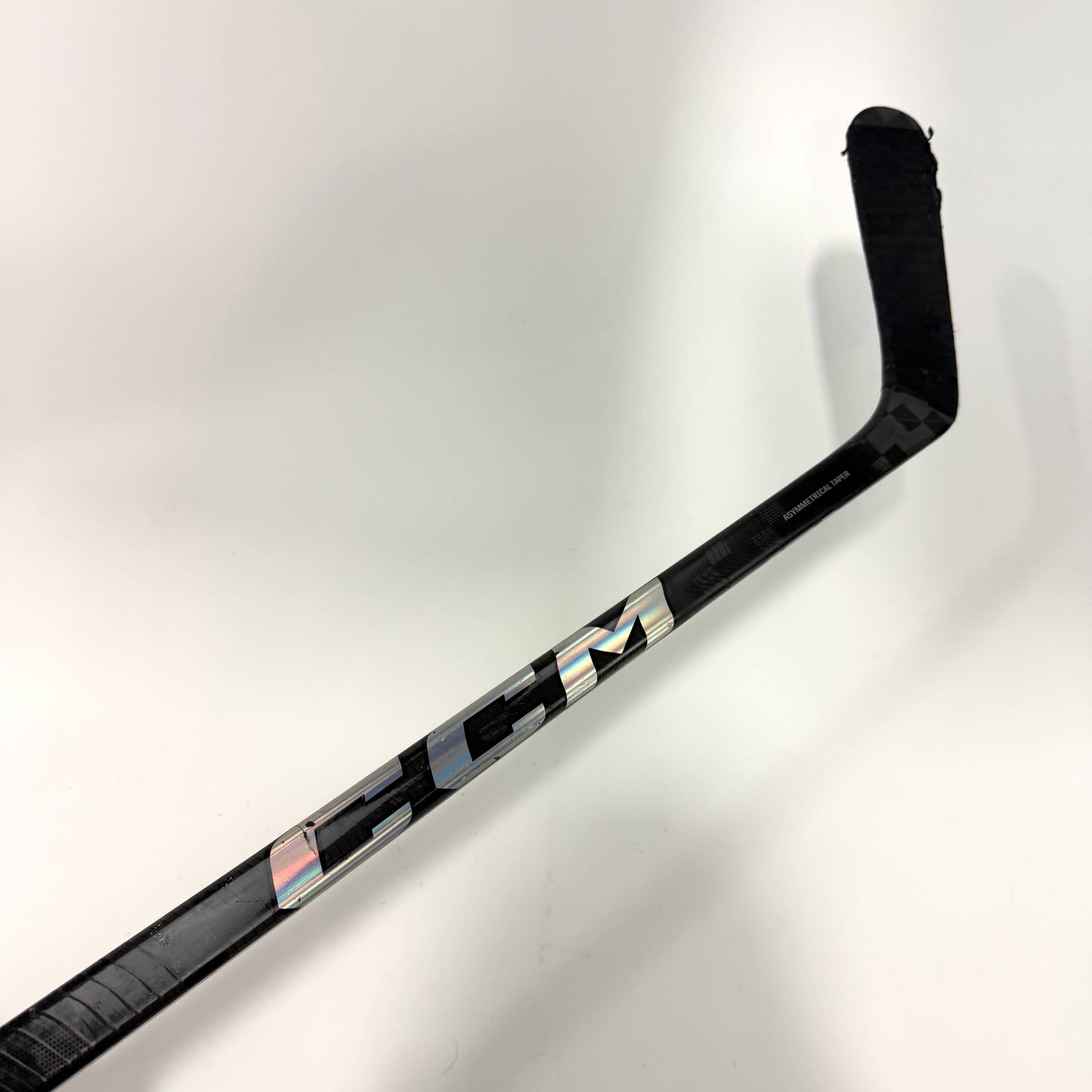 Used Left CCM Ribcor Trigger 8 Pro | 70 Flex P28 Curve Grip | AB936