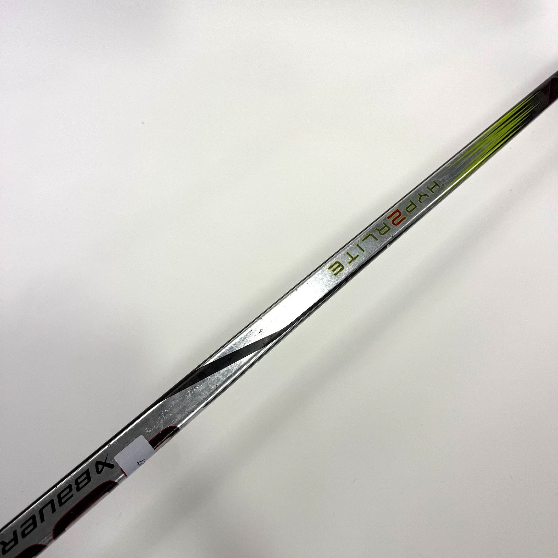 Used Left Bauer Vapor Hyperlite 2 | 65 Flex P28 Curve Grip | BH497 - Top Flight Hockey