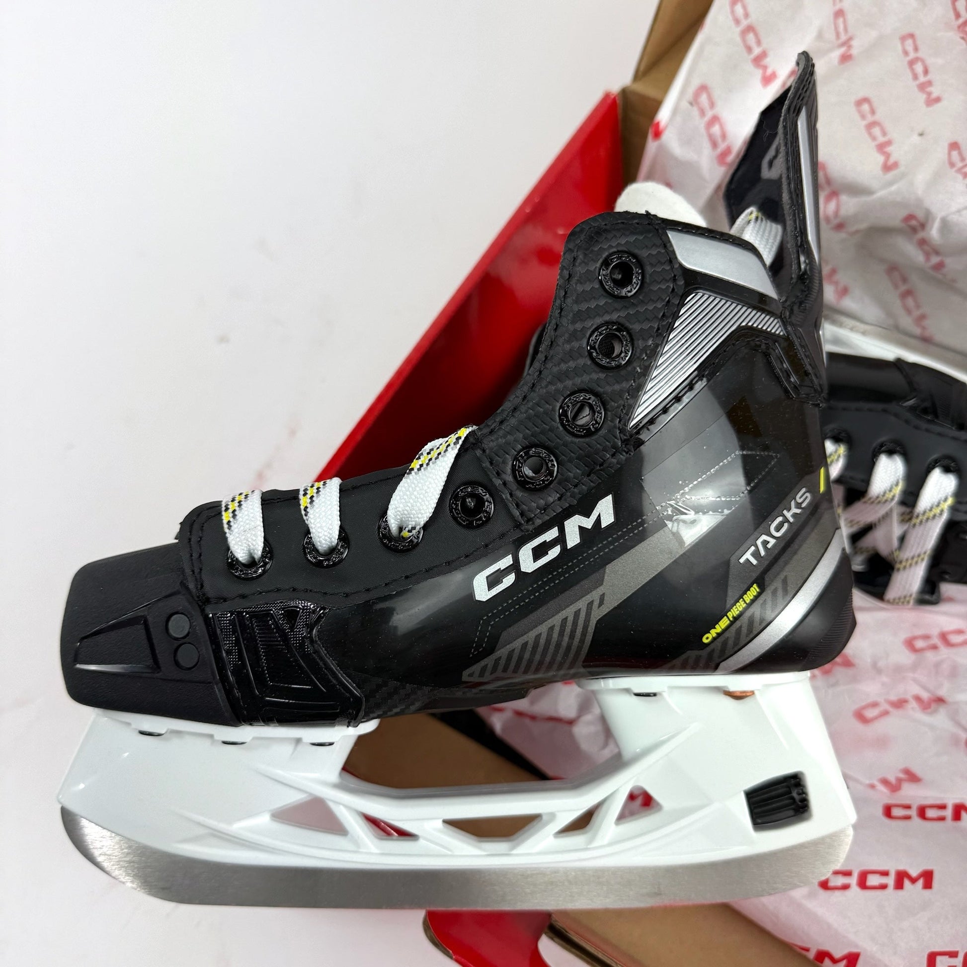 New CCM Tacks AS580 Skates | Jr 13.5-1.5 R | J712 - Top Flight Hockey