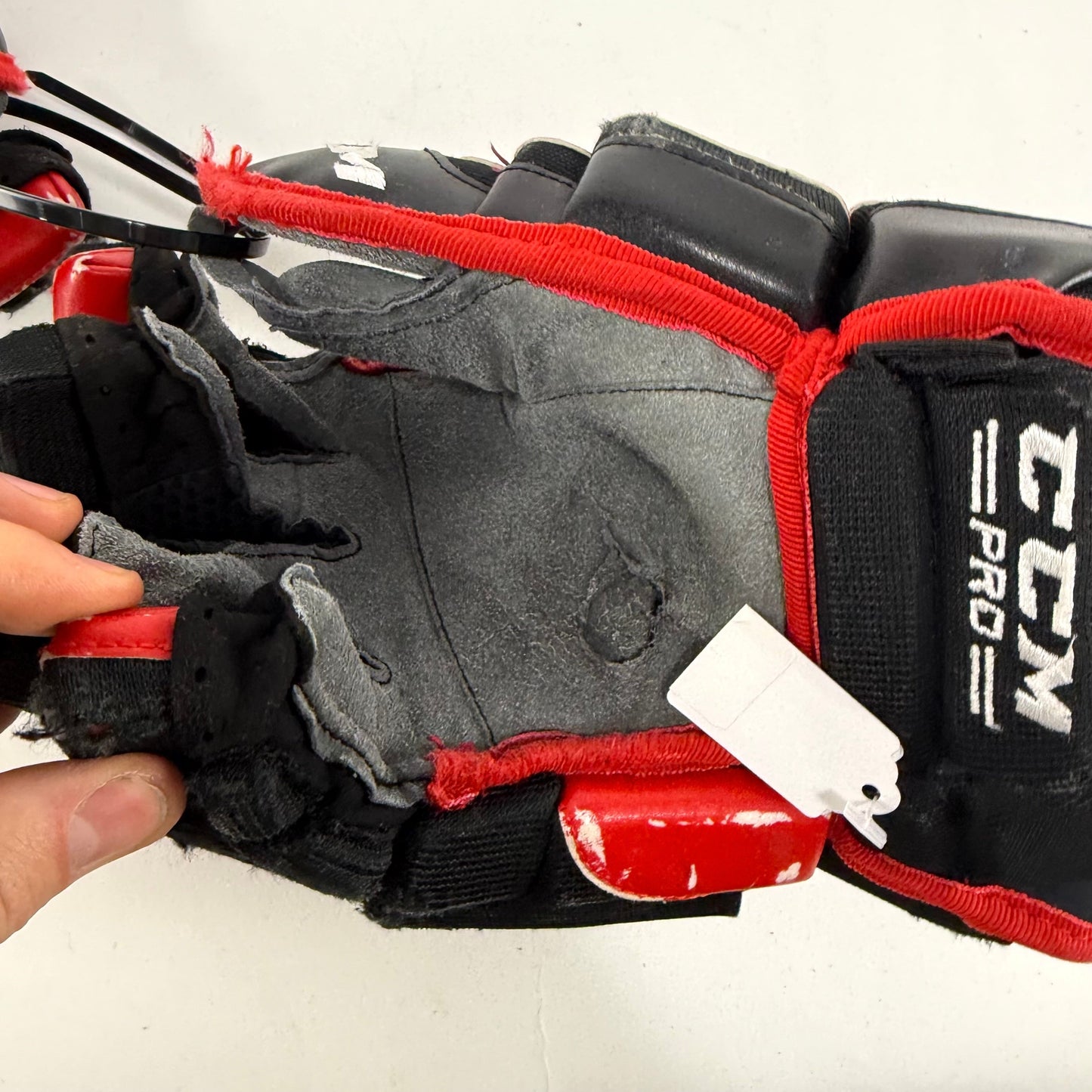 Used Blackhawks CCM HGCL Gloves 13" | L352