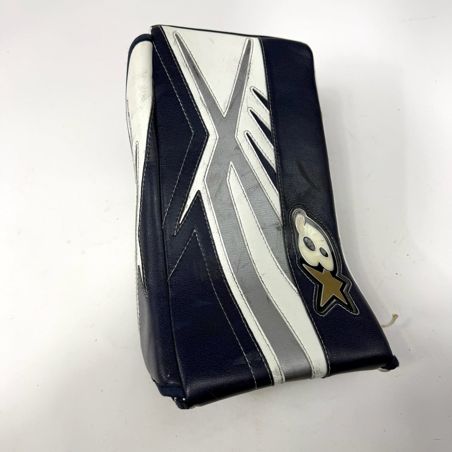 Used Regular Navy/Silver/White Brian's Subzero 7.0 Goalie Blockers | Intermediate |  AB531