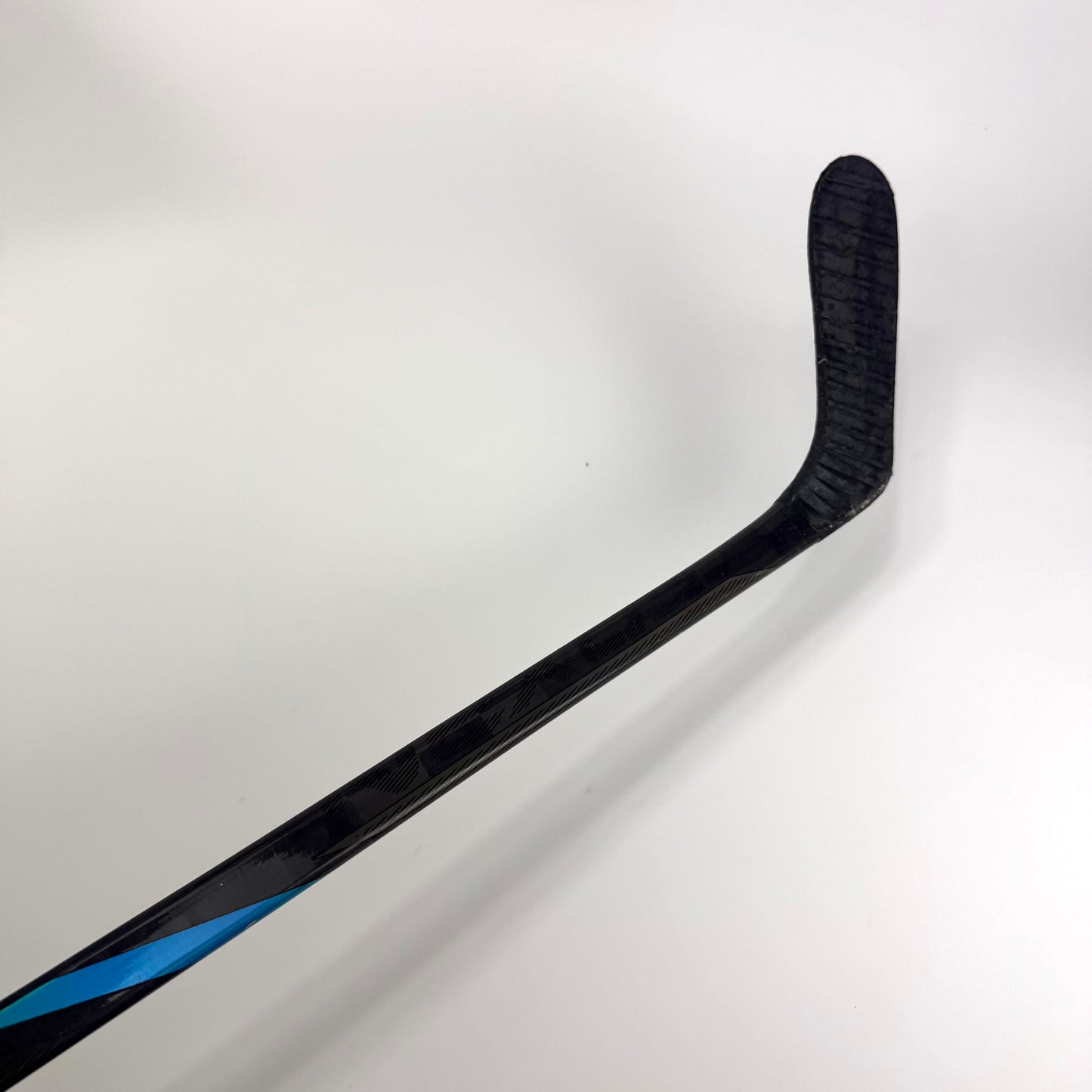 Used Left Bauer Nexus Tracer | 87 Flex P28 Curve Grip | A457