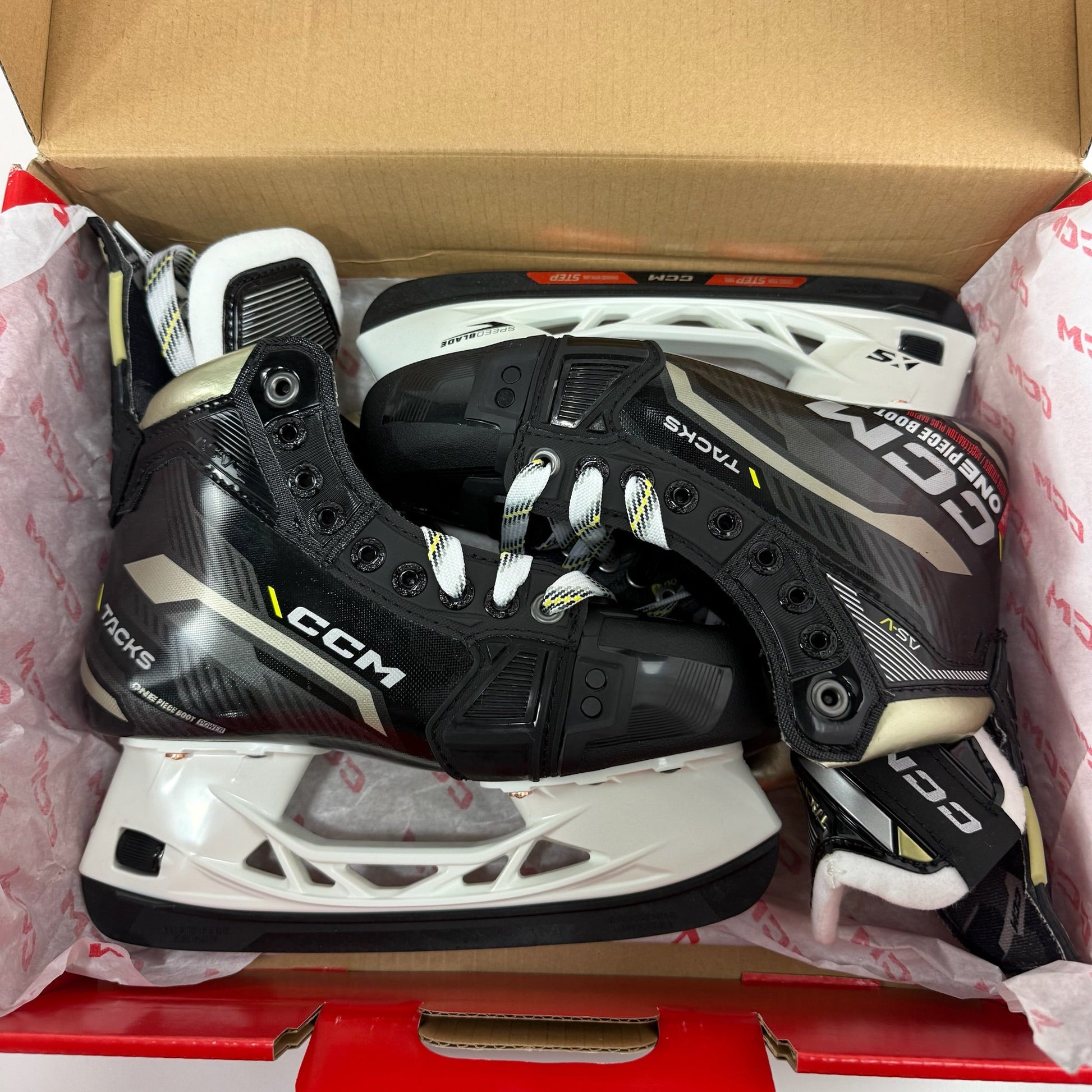 Brand New CCM Super Tacks AS-V Skates | Intermediate Size 5.5 Tapered - #F442 - Top Flight Hockey