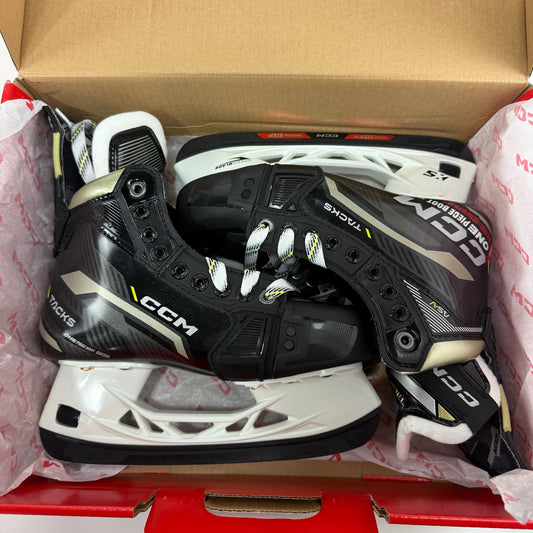 Brand New CCM Super Tacks AS-V Skates | Intermediate Size 5.5 Tapered - #F442 - Top Flight Hockey