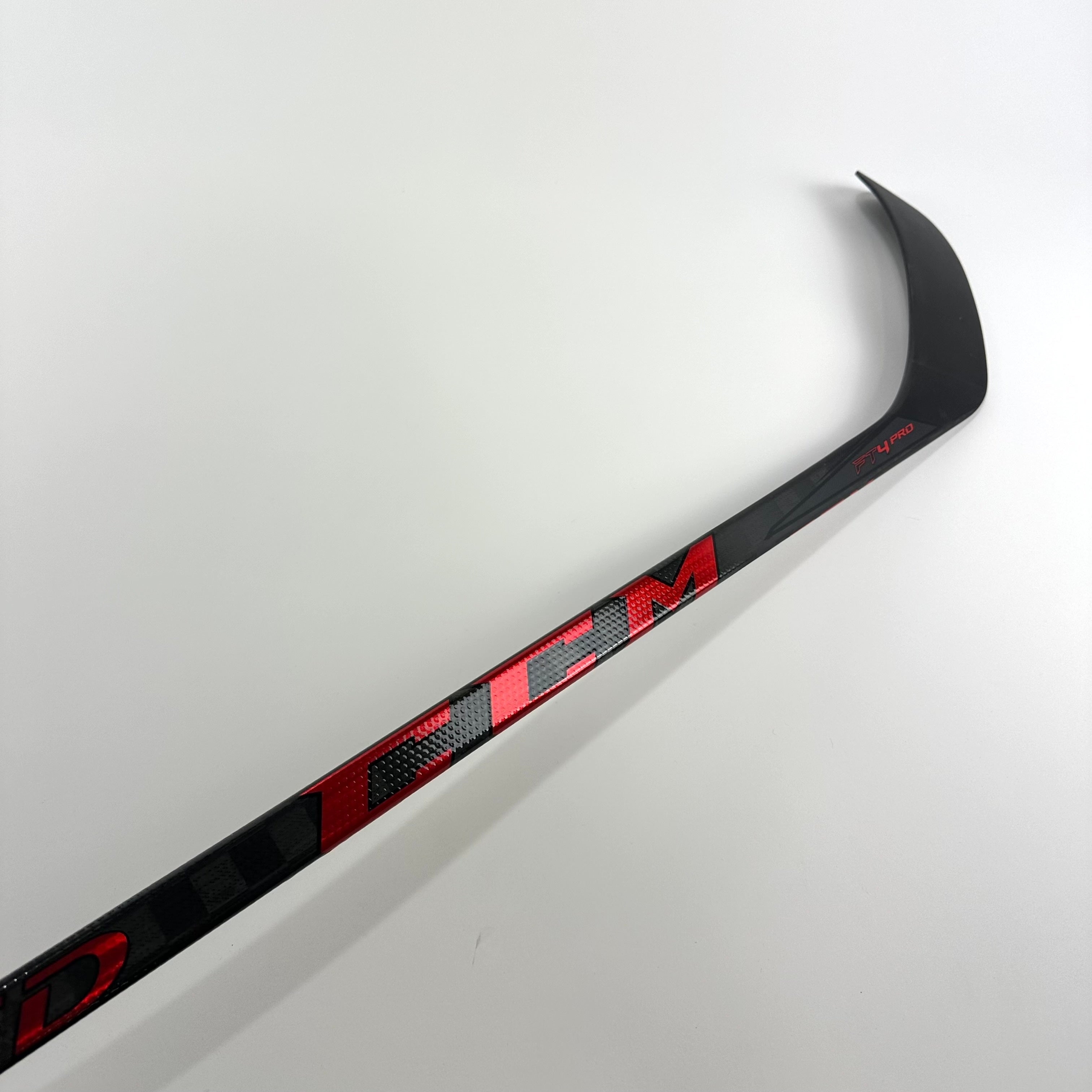 New Right CCM Jetspeed FT4 Pro | 80 Flex P28M Curve Grip | Seider | C150