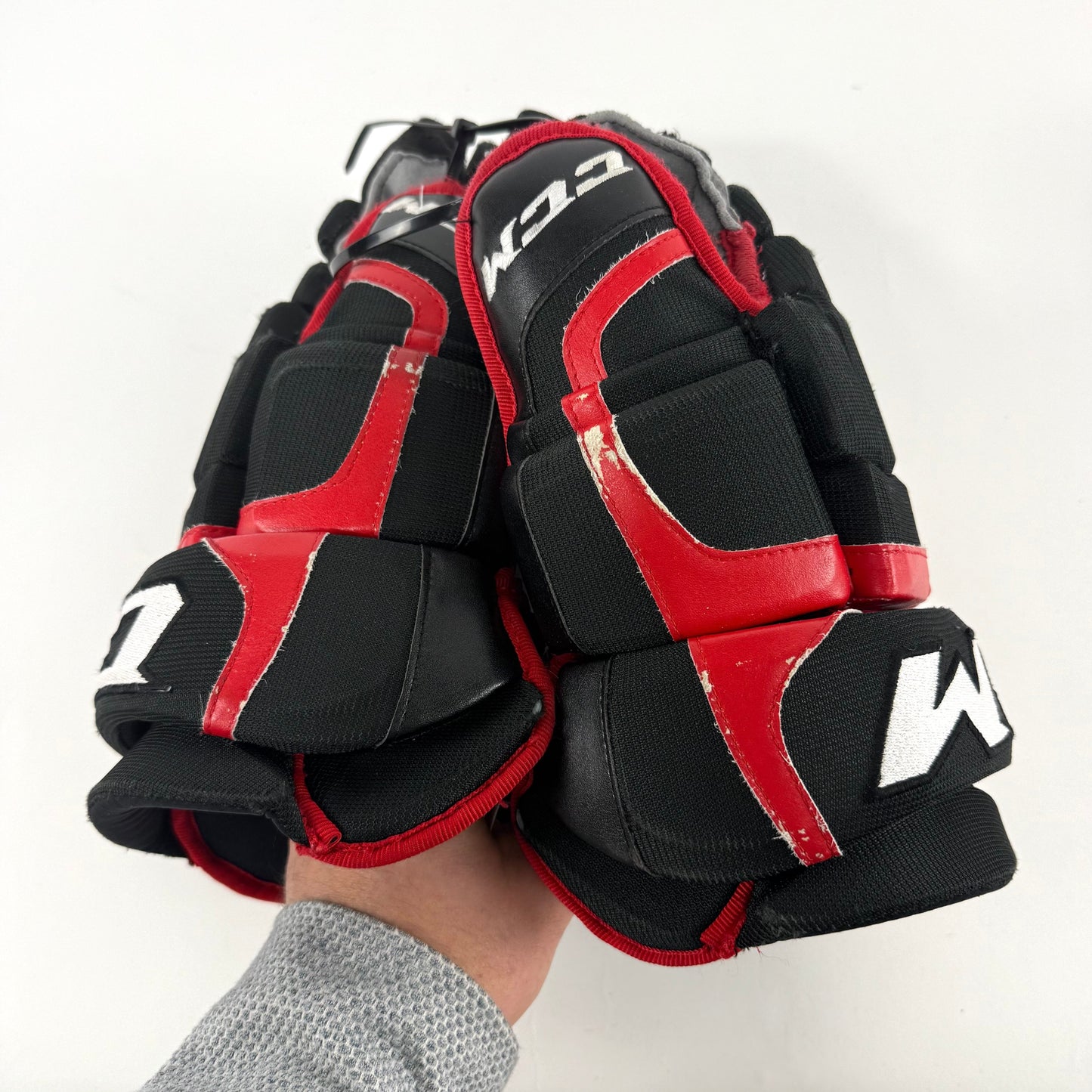 Used Blackhawks CCM HGCL Gloves 14" | L353