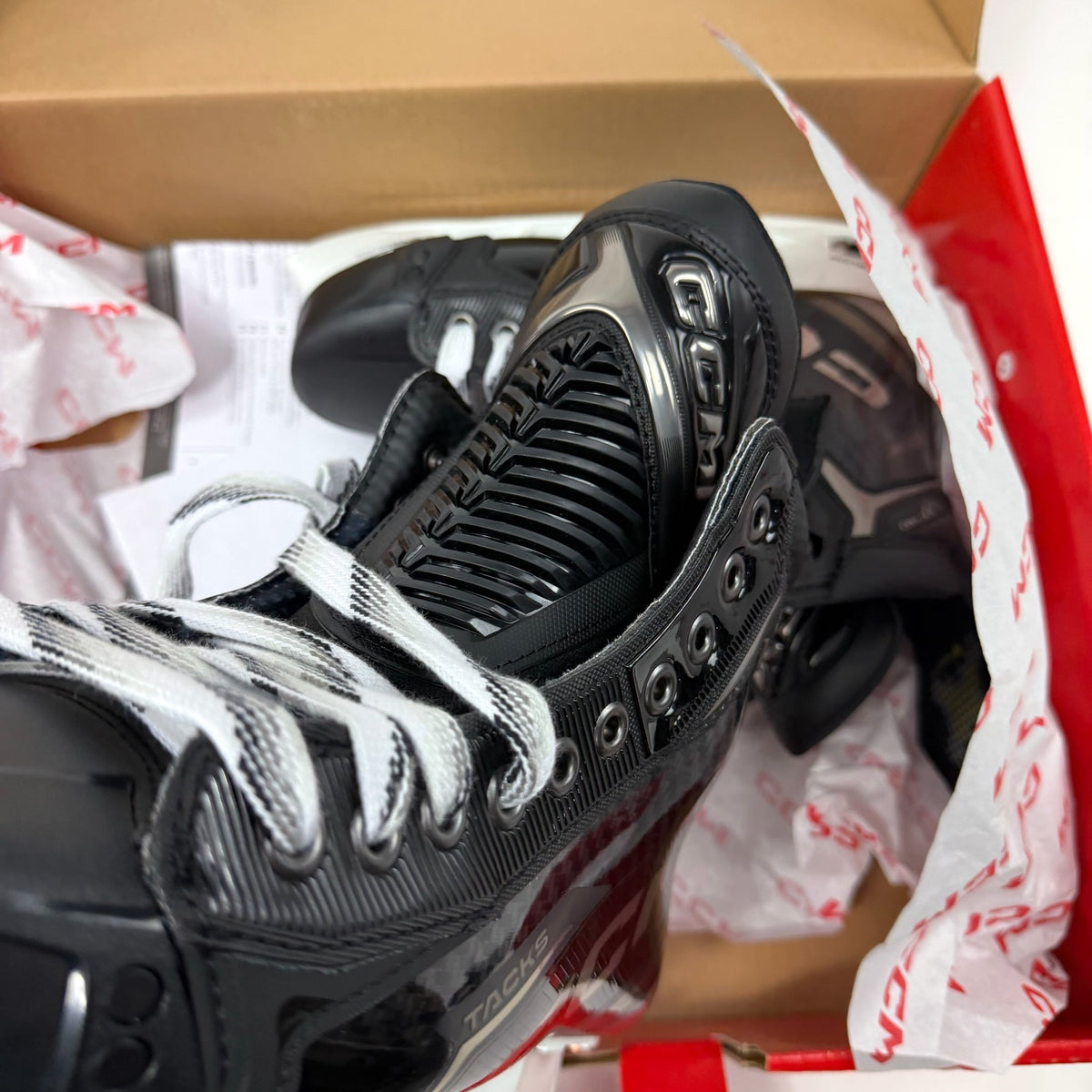 Brand New Retail CCM Tacks XF Pro Skates - Size 6 - Regular (No steel) - Top Flight Hockey