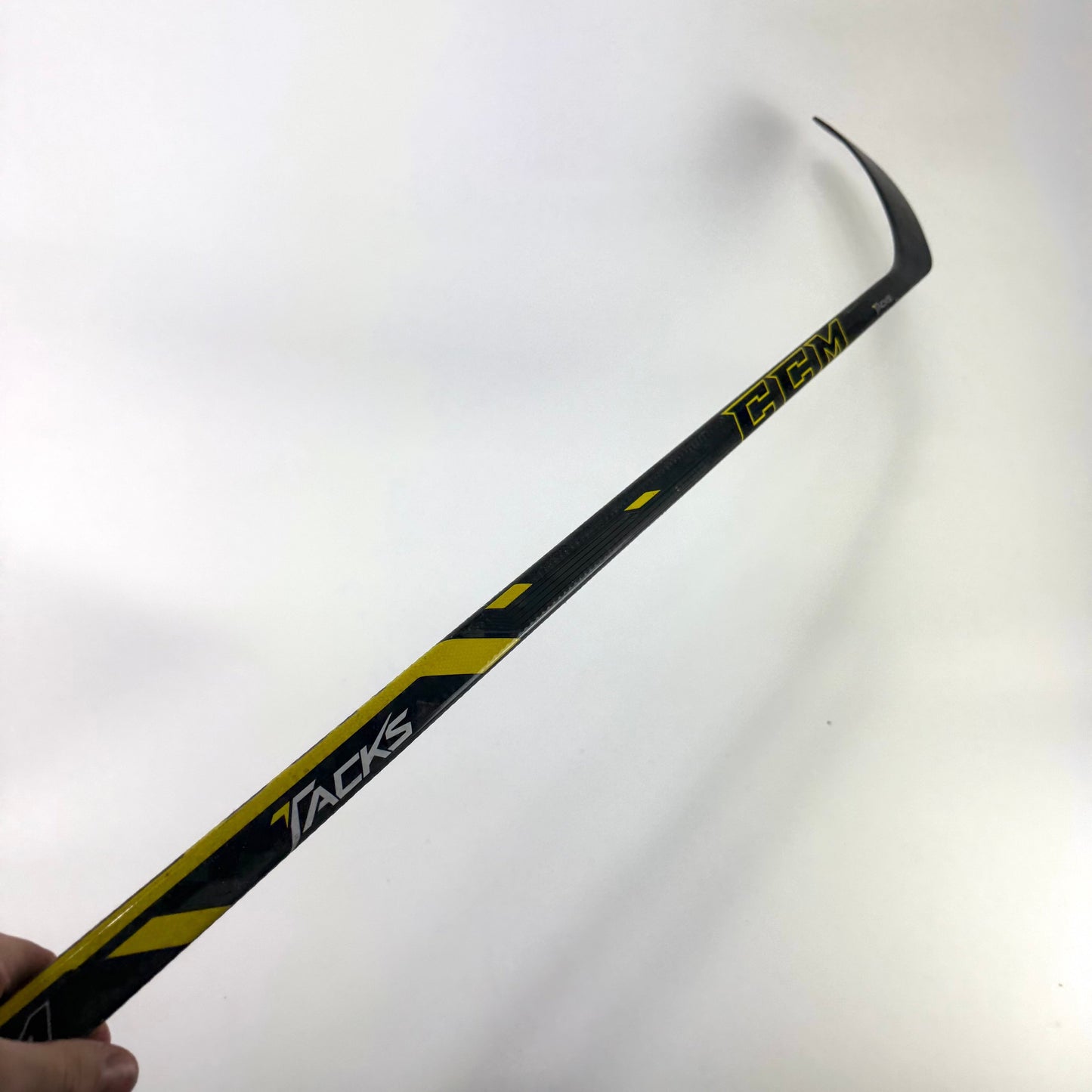 Used Cut CCM Tacks Van Reimsdyke | CH13