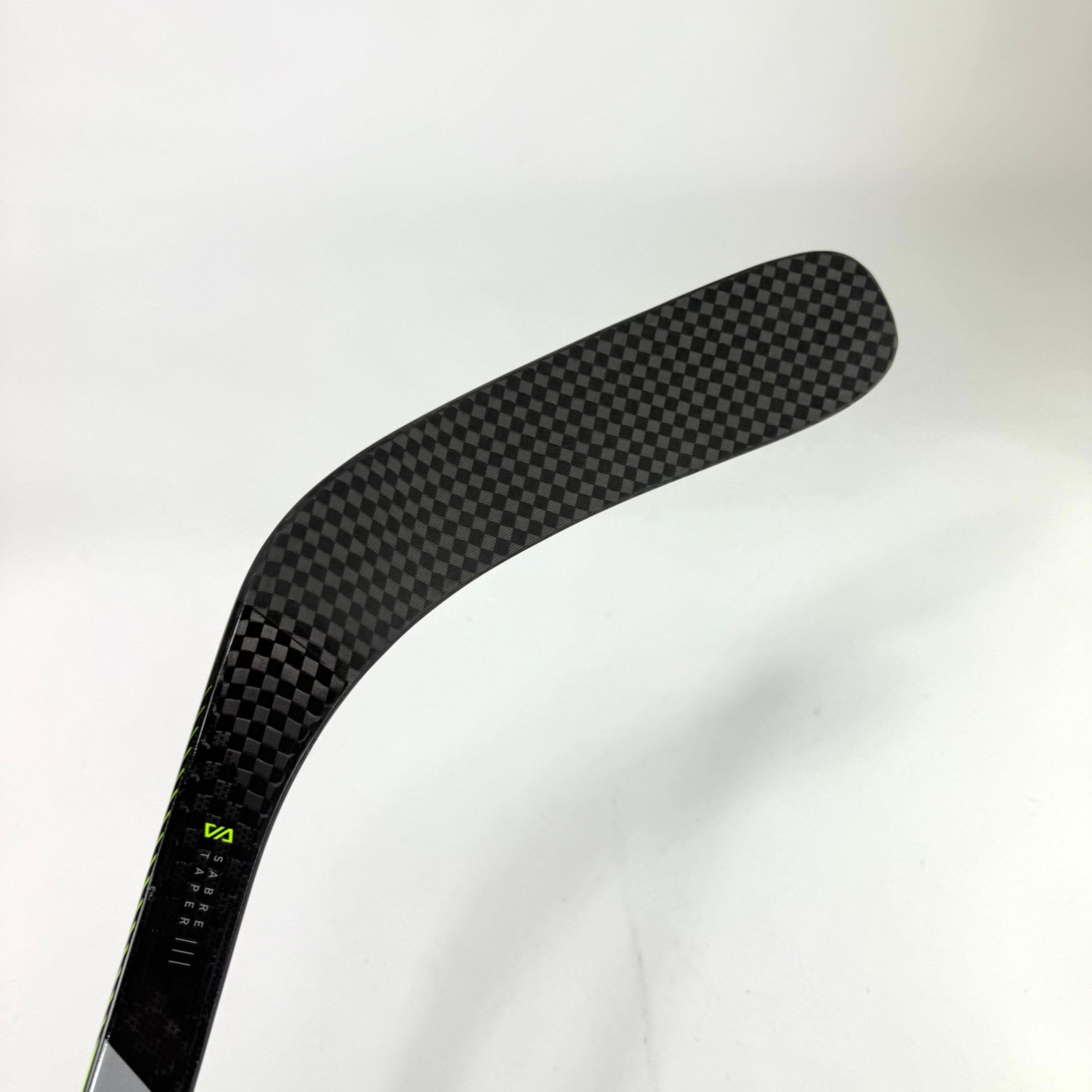 New Right Warrior Alpha LX2 | 75 Flex W88 Curve Grip | E640 - Top Flight Hockey
