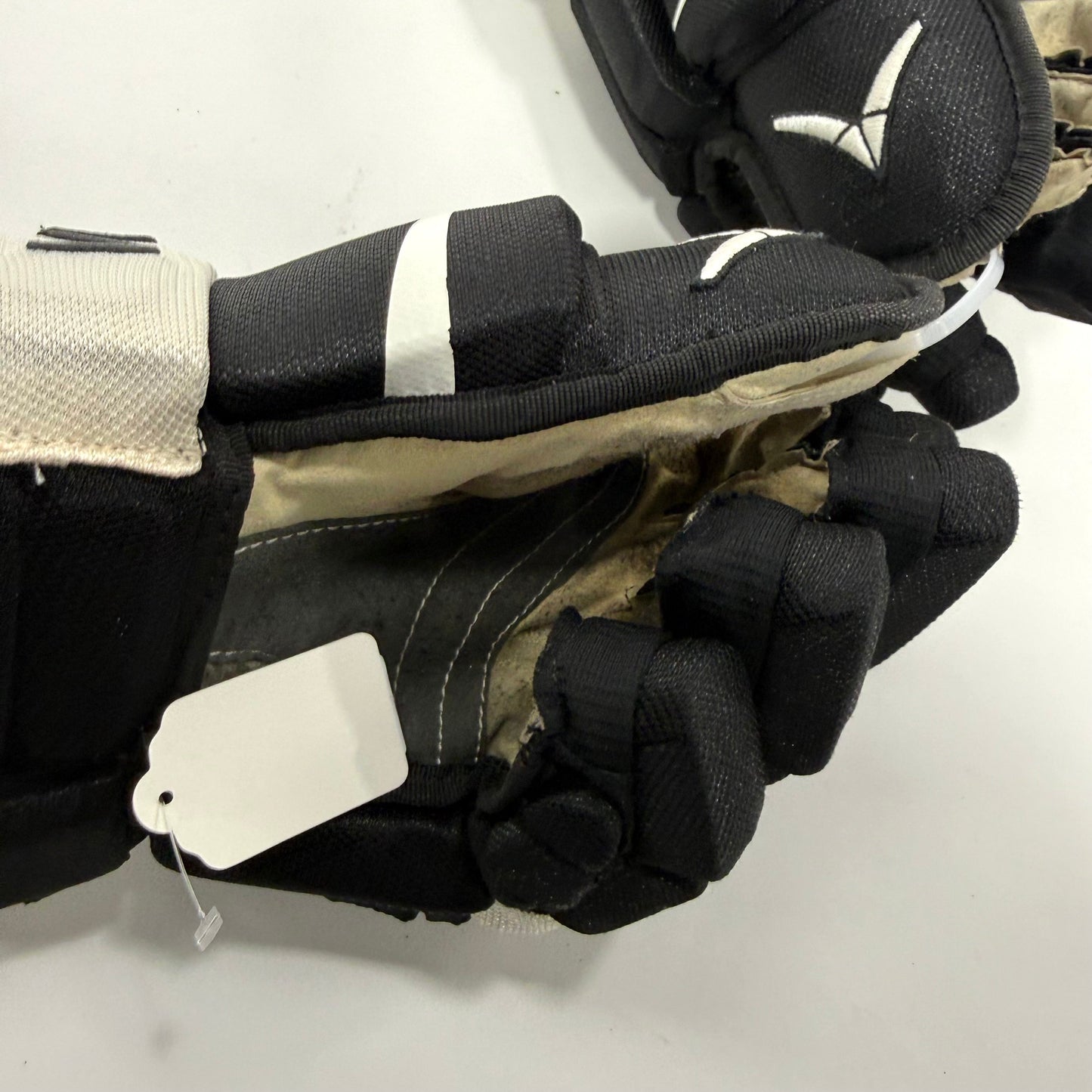 Used Black and White Verbero Gloves | 14" | #A116 - Top Flight Hockey