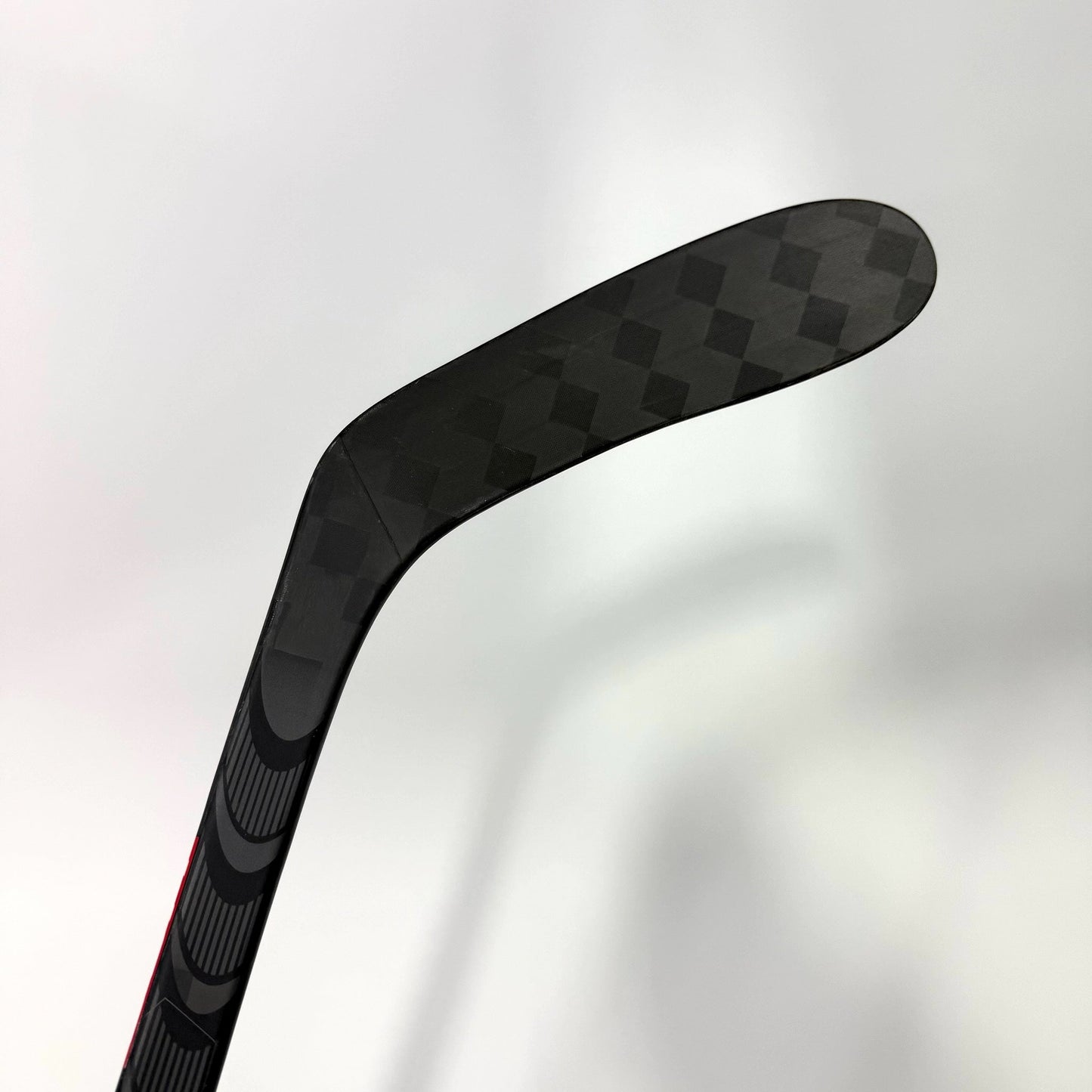 New Right Black CCM Jetspeed FT5 Pro | 95 Flex P28 Curve Grip | J189