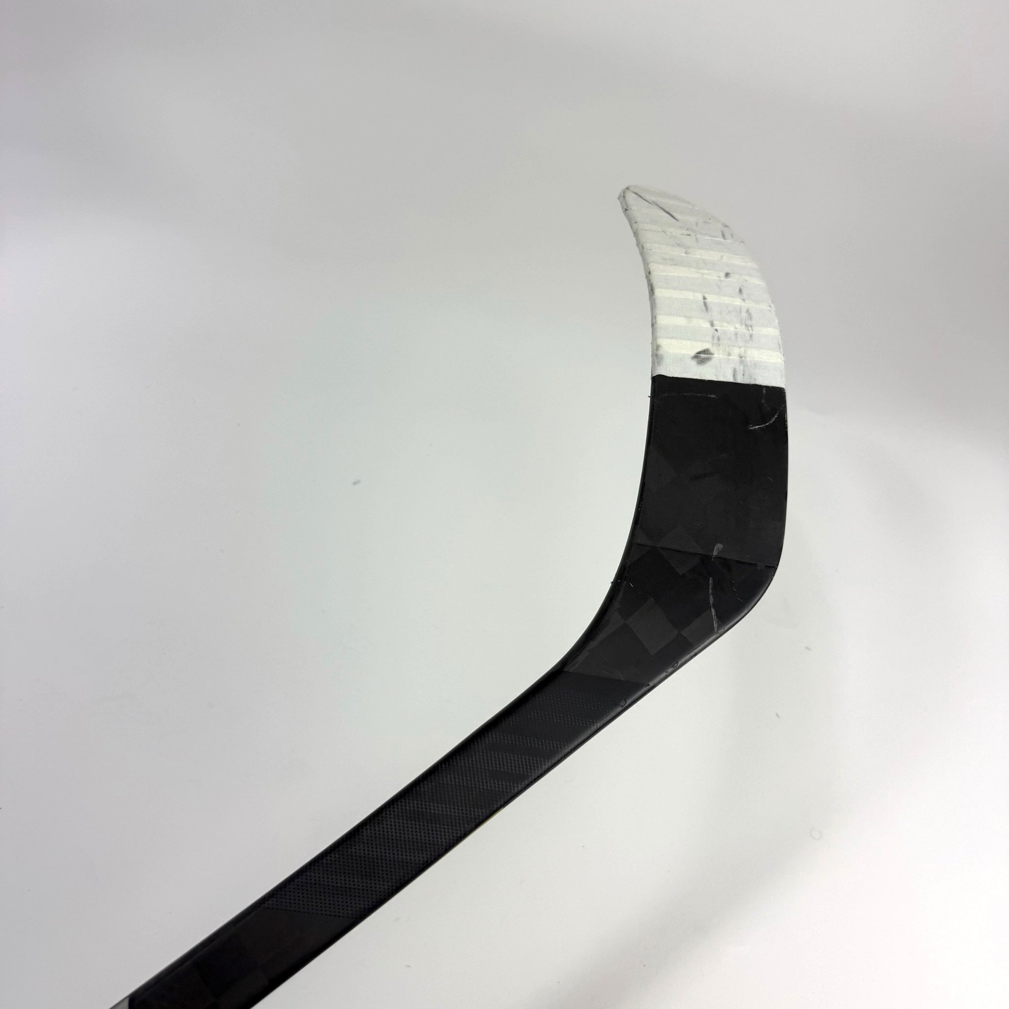 Used Right CCM Tacks AS6 Pro | 90 Flex P28M Curve Grip | F335 - Top Flight Hockey