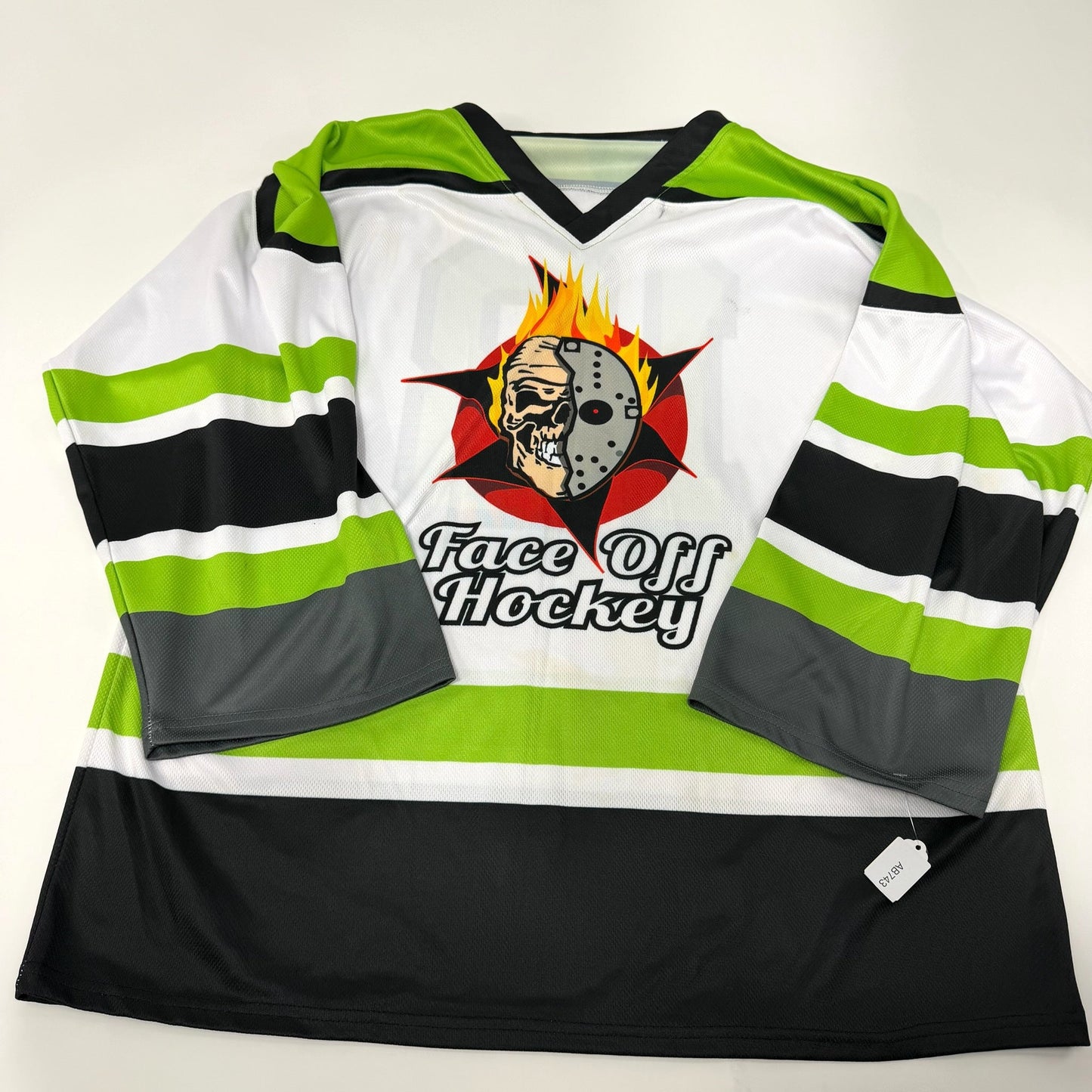 Used White and Green Face off Hockey Jersey | XL | AB743