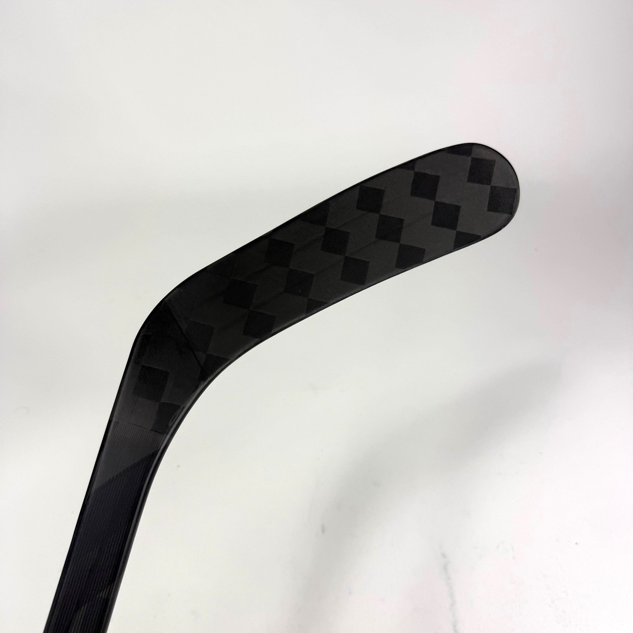 New Right Black CCM Jetspeed FT7 Pro | 75 Flex P90T Curve Grip | J470