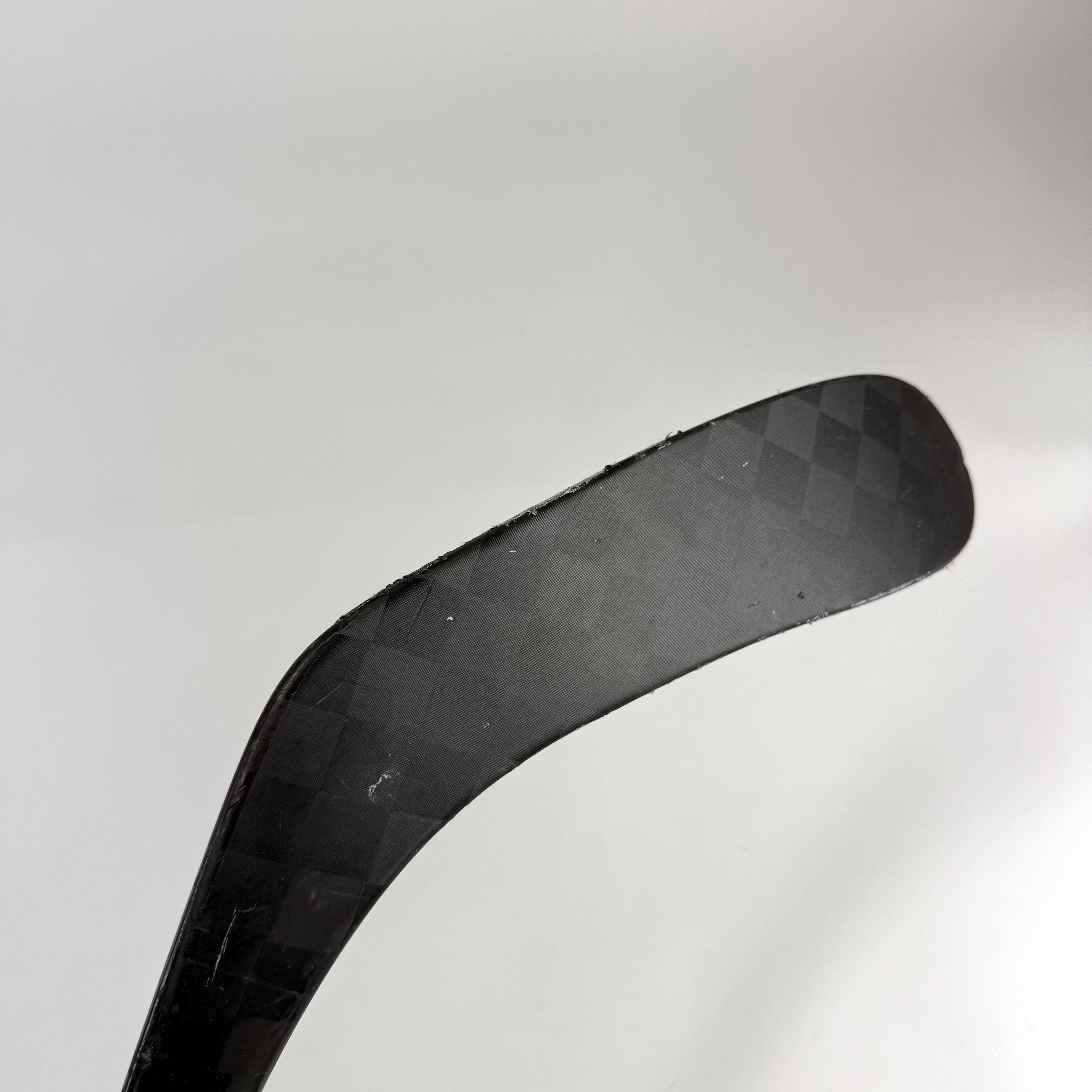 Used Left Silver Bauer Vapor Hyperlite 2 | 70 Flex P28 Curve Grip | E752 - Top Flight Hockey