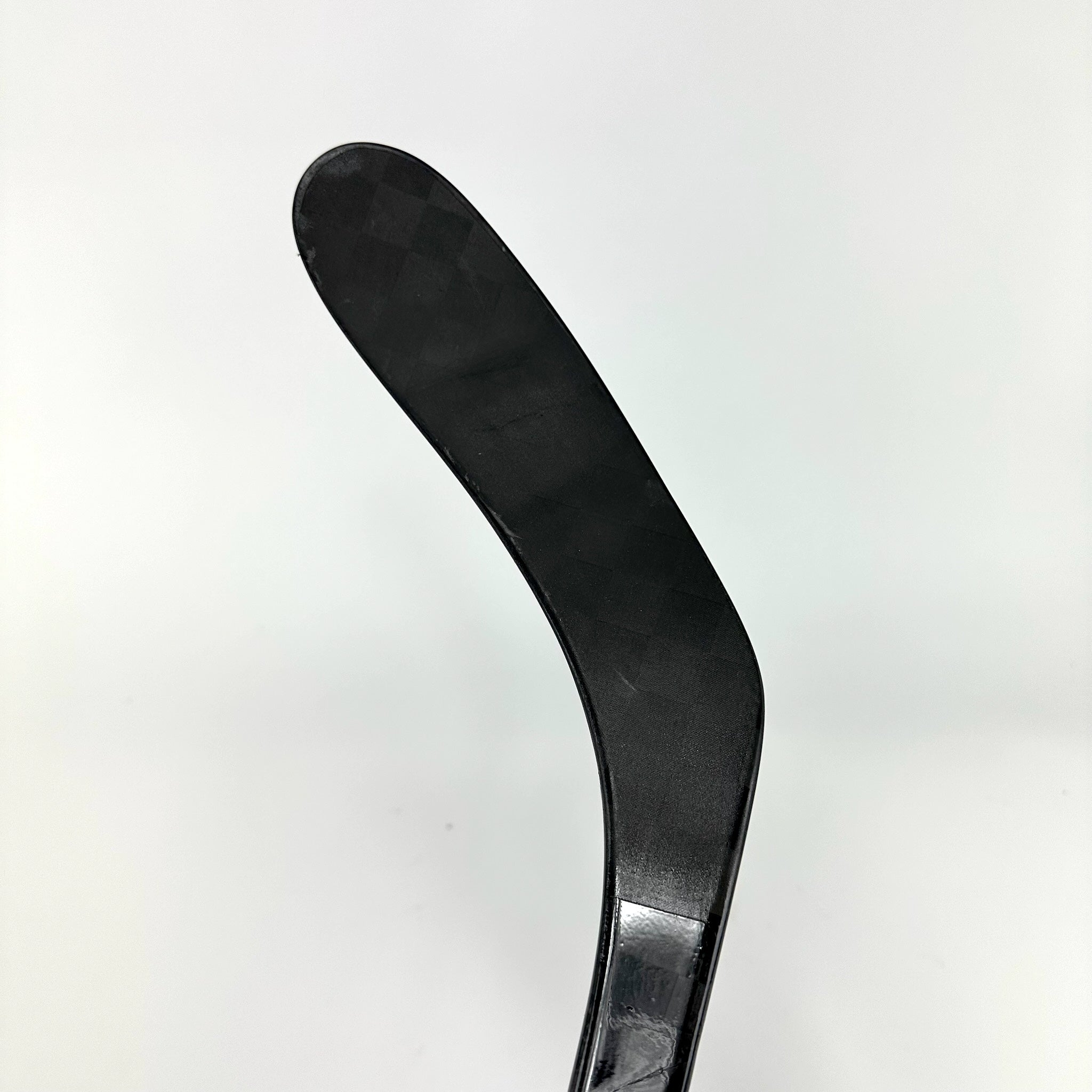 New Left Black Bauer Nexus Geo | 77 Flex P28 Curve Grip | Kucherov | K73