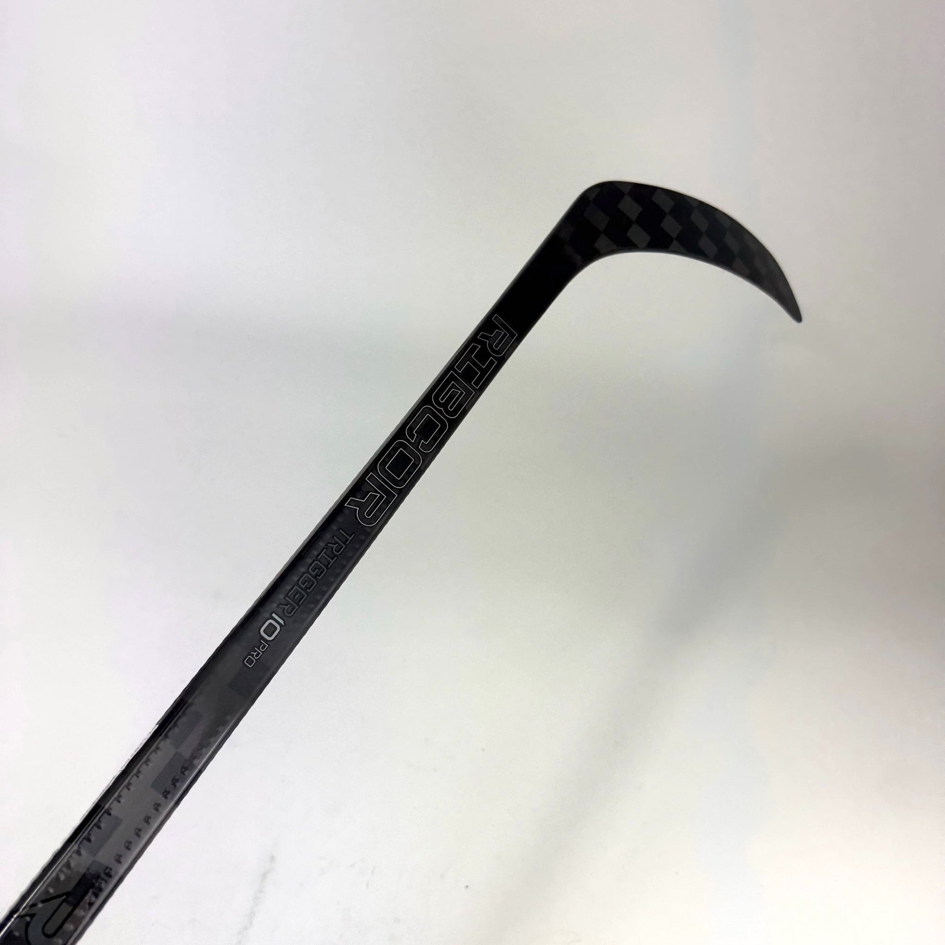 New Left Chrome CCM Ribcor Trigger 10 Pro | 90 Flex P92 Curve Grip | J477 - Top Flight Hockey