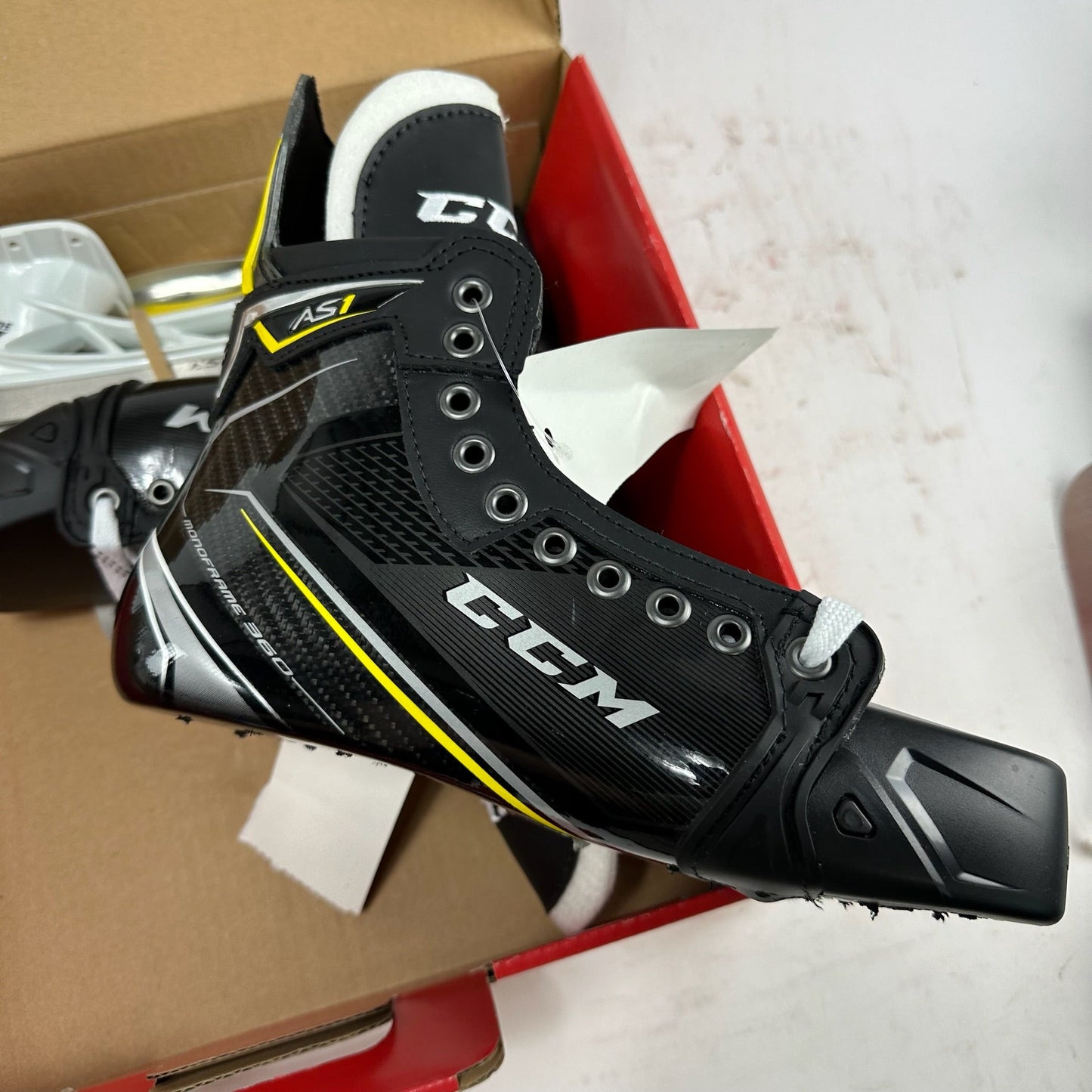 New CCM SuperTacks AS1 Skates | Size 8 D | M332 - Top Flight Hockey