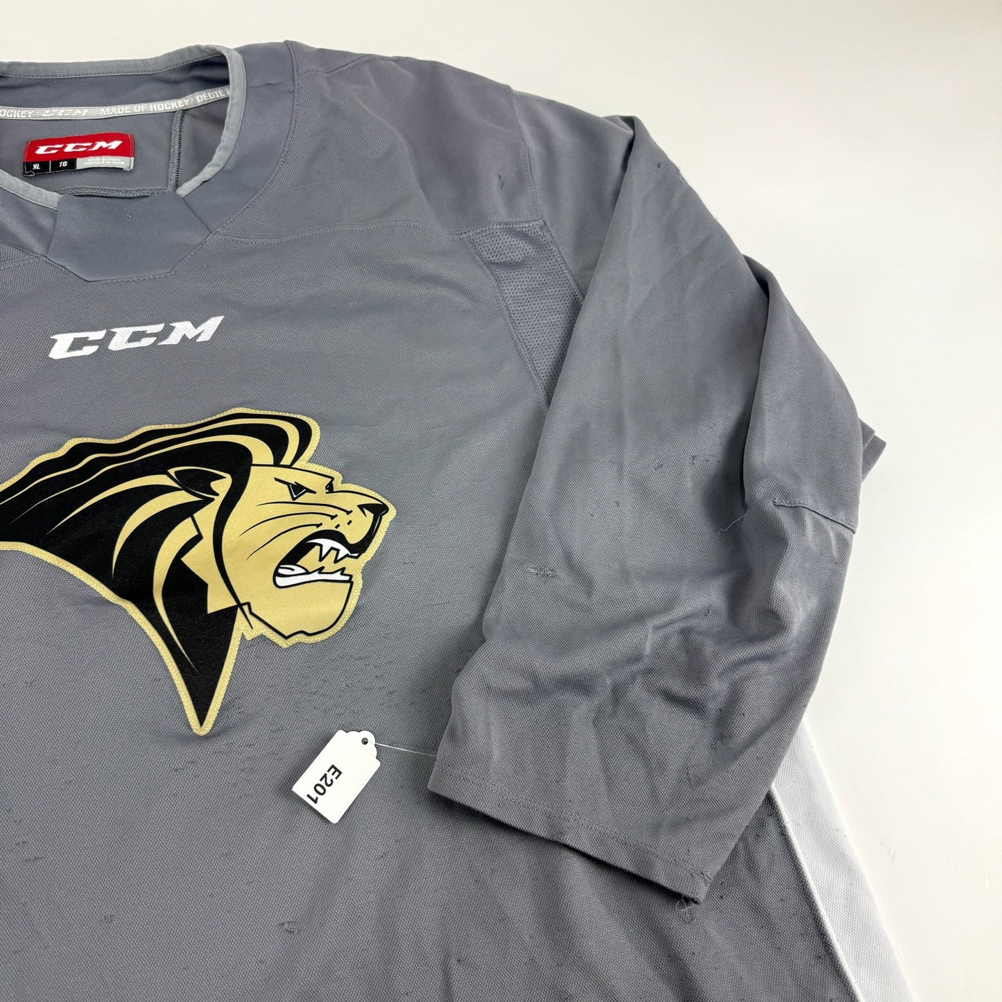 Used Grey Lindenwood CCM Practice Jersey | XL | E201