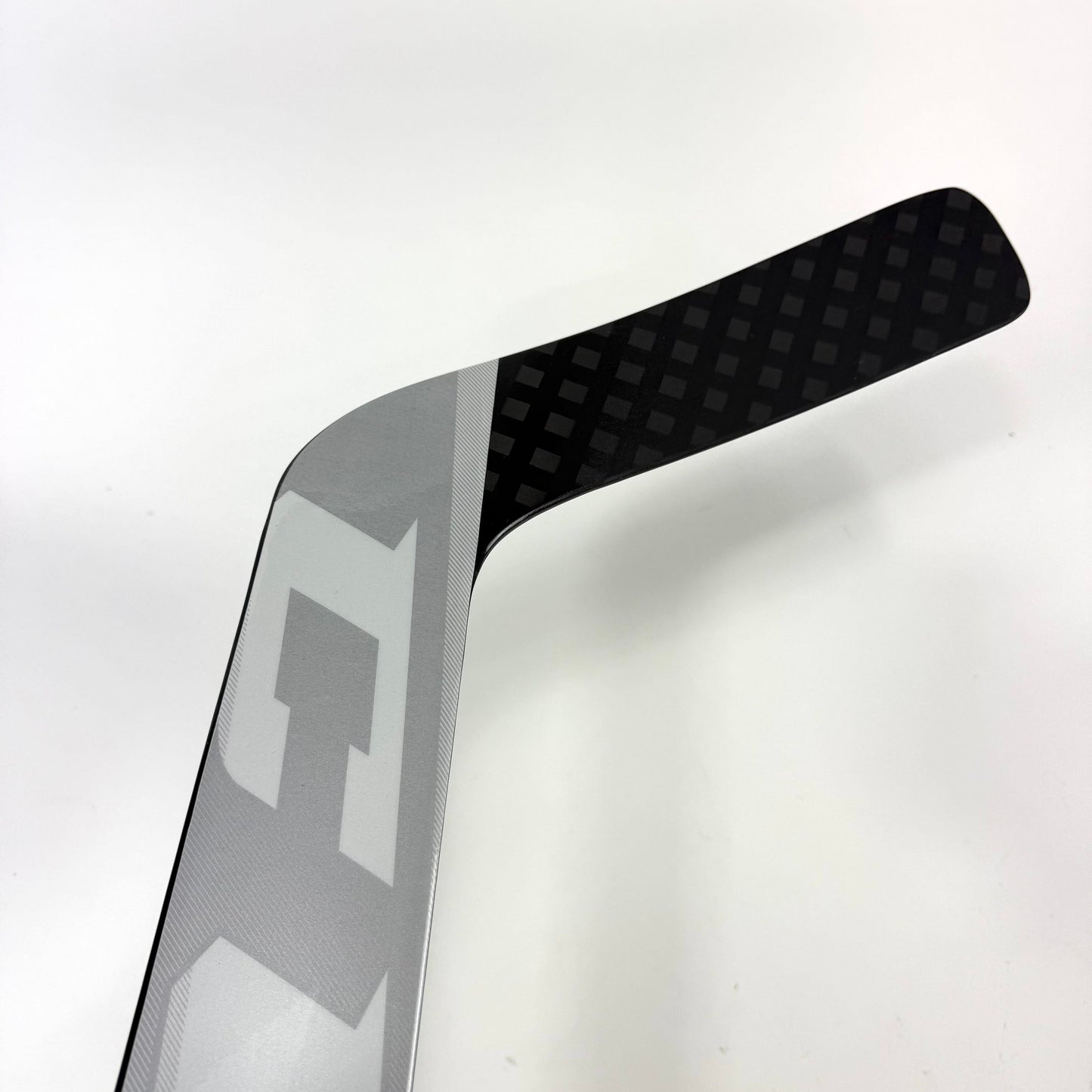 Brand New FULL RIGHT Black, White and Grey CCM Eflex 5 Goalie Stick - P4 Curve | 26" Paddle