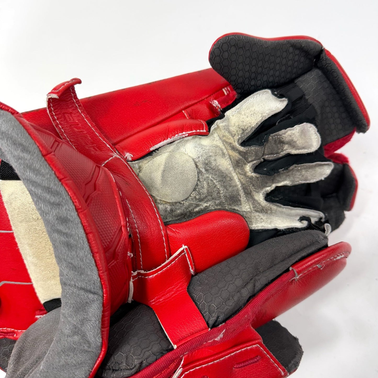 Used Regular Red Bauer Vapor Hyperlite Goalie Glove and Blocker | AB526
