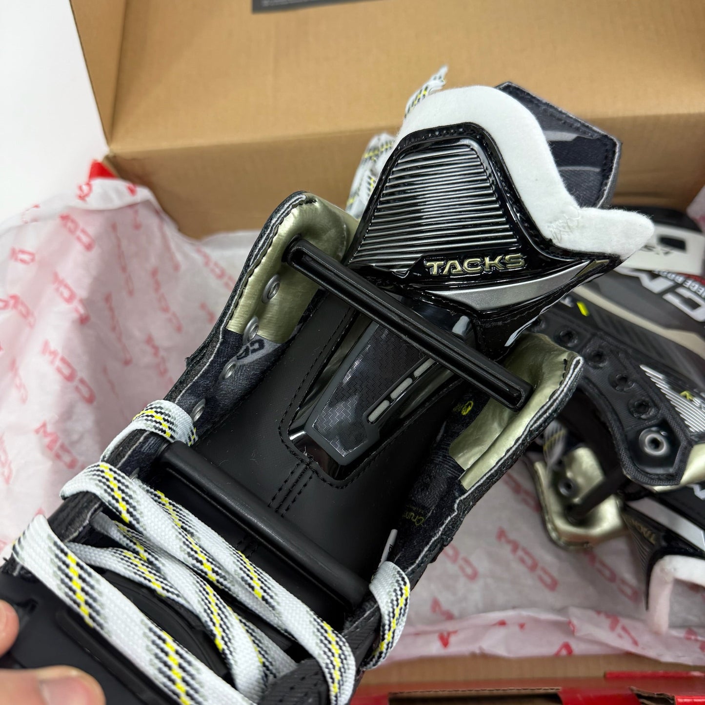 Brand New CCM Super Tacks AS-V Skates | Intermediate Size 5.5 Tapered - #F442 - Top Flight Hockey